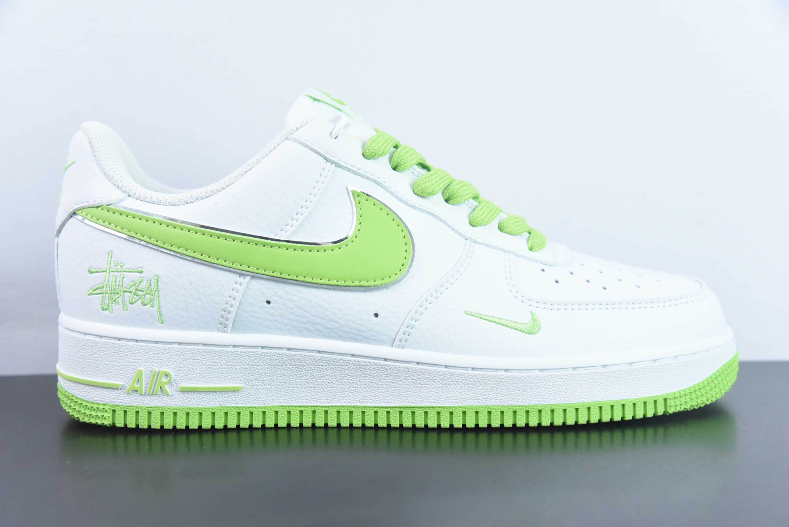 耐克Nike Stussy x Nike Air Force 1´07 LowWhiteApple Green白绿苹果绿斯图西刺绣小钩空军一号低帮休闲板鞋纯原版本 货号：CW2288-111