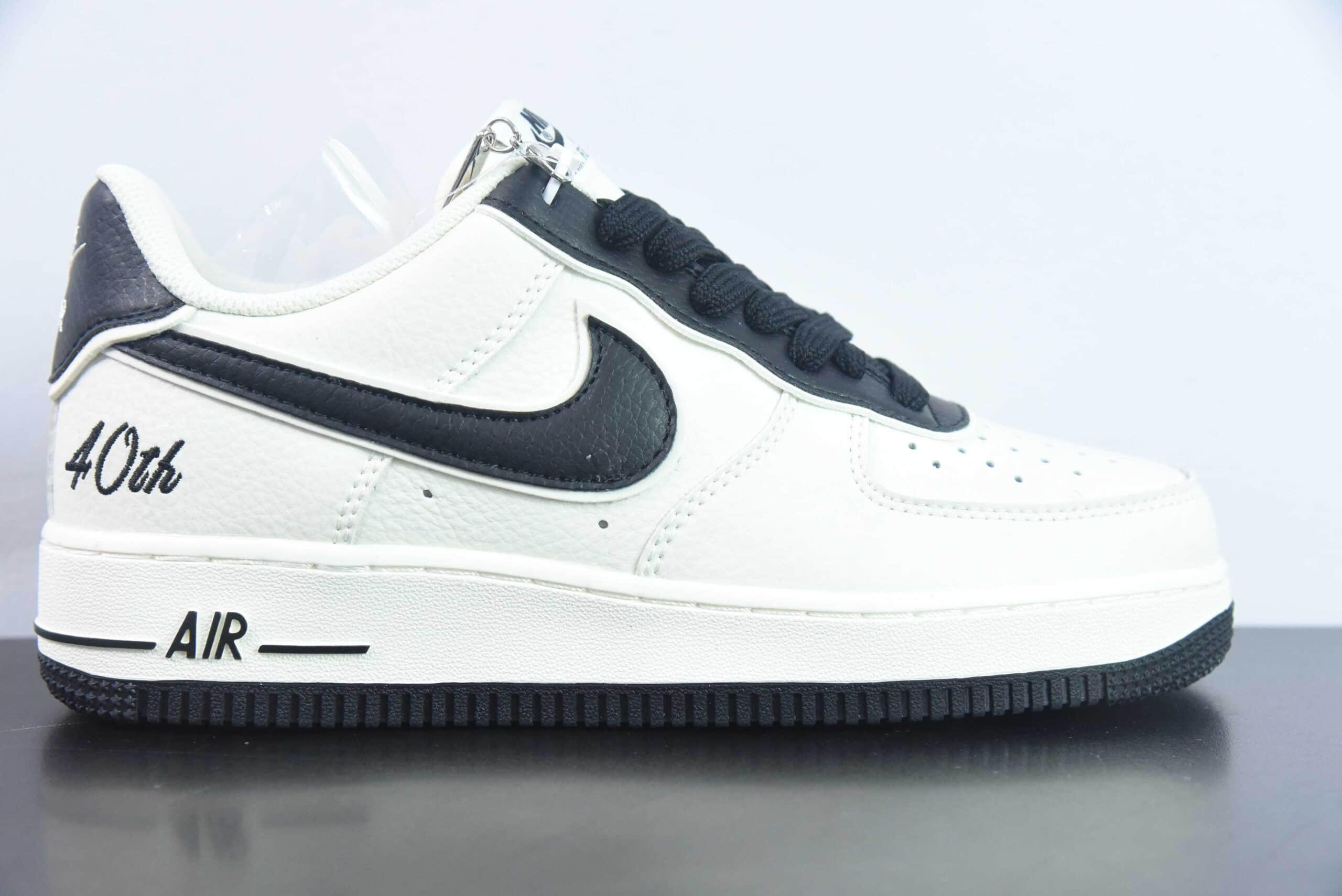 耐克Nike Nike Air Force 1’07 LowBeigeBlackSilver皮革米白黑银叠钩空军一号经典低帮百搭休闲运动板鞋纯原版本 货号：JF1983-552