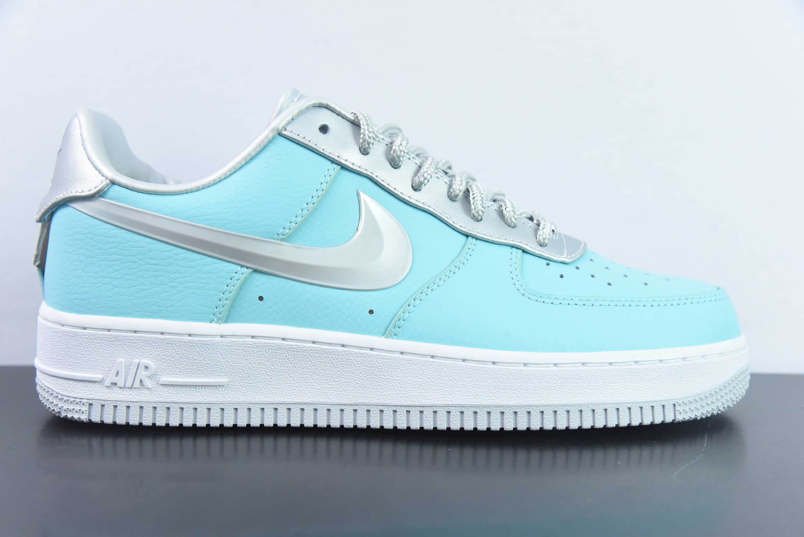 耐克Nike Tiffany & CO x Nk Air Force 1 Low 1837 蒂芙尼蓝太空银空军一号低帮板鞋休闲板鞋纯原版本 货号：DZ1382-003 