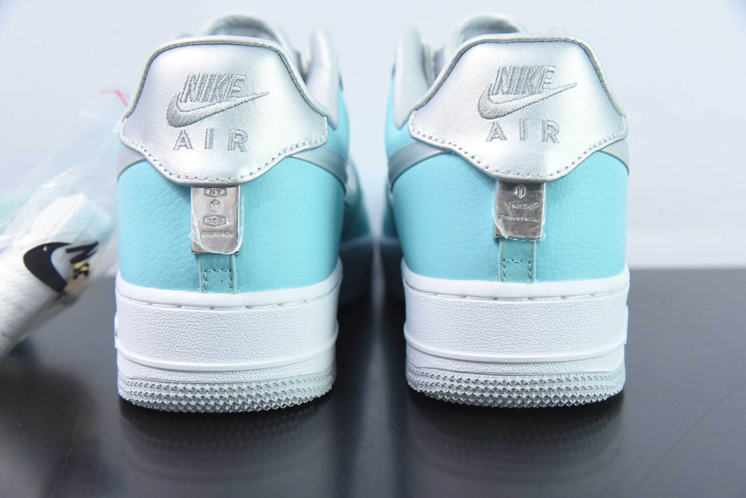 耐克Nike Tiffany & CO x Nk Air Force 1 Low 1837 蒂芙尼蓝太空银空军一号低帮板鞋休闲板鞋纯原版本 货号：DZ1382-003 