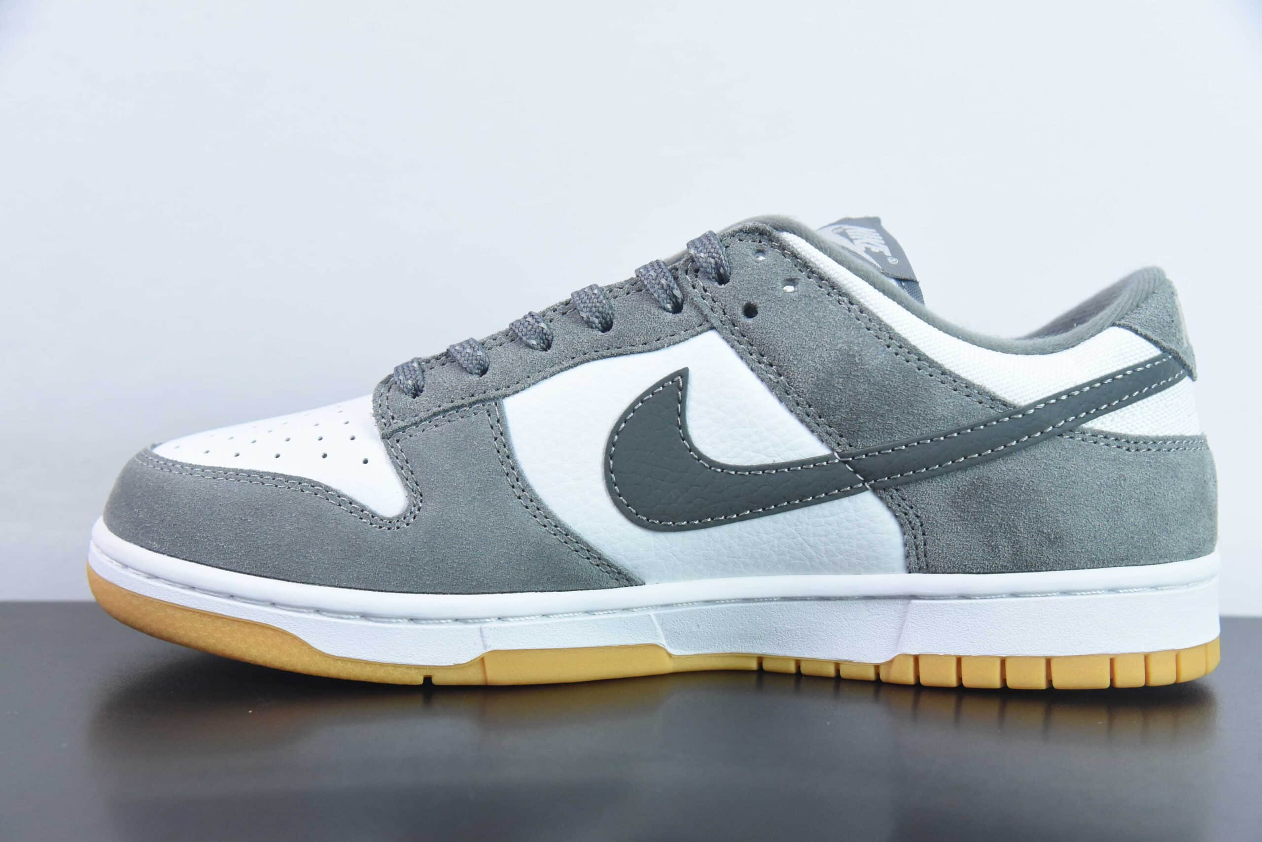 耐克Nike Dunk Low Grey Gum灰白生胶SB低帮休闲滑板鞋纯原版本 货号：FV0389-100