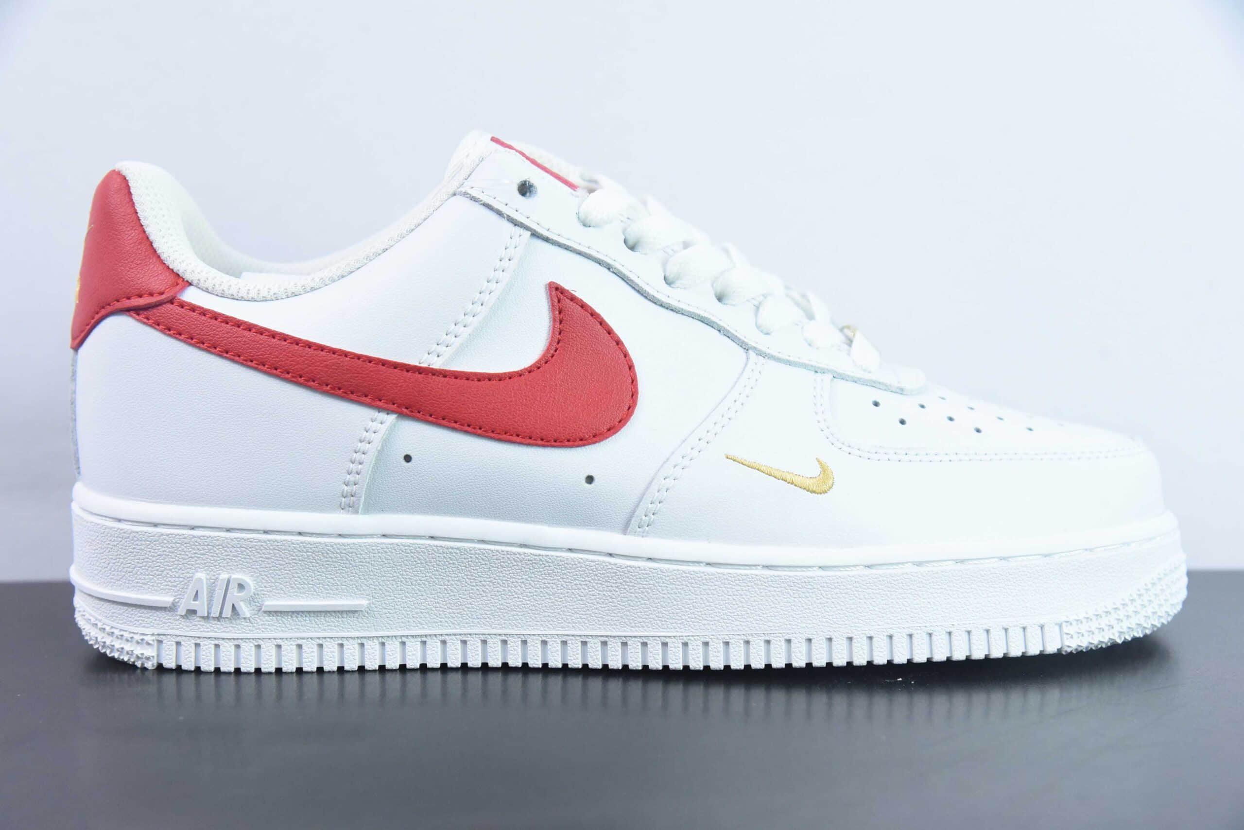 耐克Nike Air Force 1 Low白红小金钩空军一号低帮百搭休闲运动板鞋纯原版本 货号：CZ0270-104