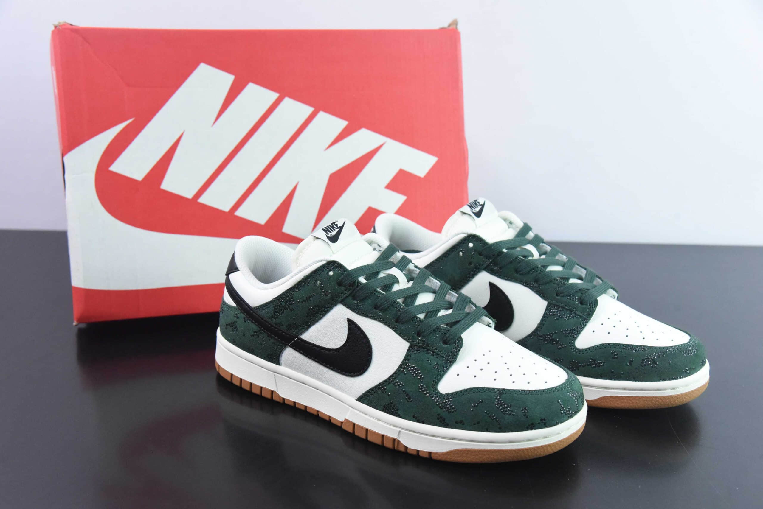 耐克Nike SB Dunk Low “SKU” 白深绿蛇纹SB低帮休闲滑板鞋纯原版本 货号：FQ8893-397