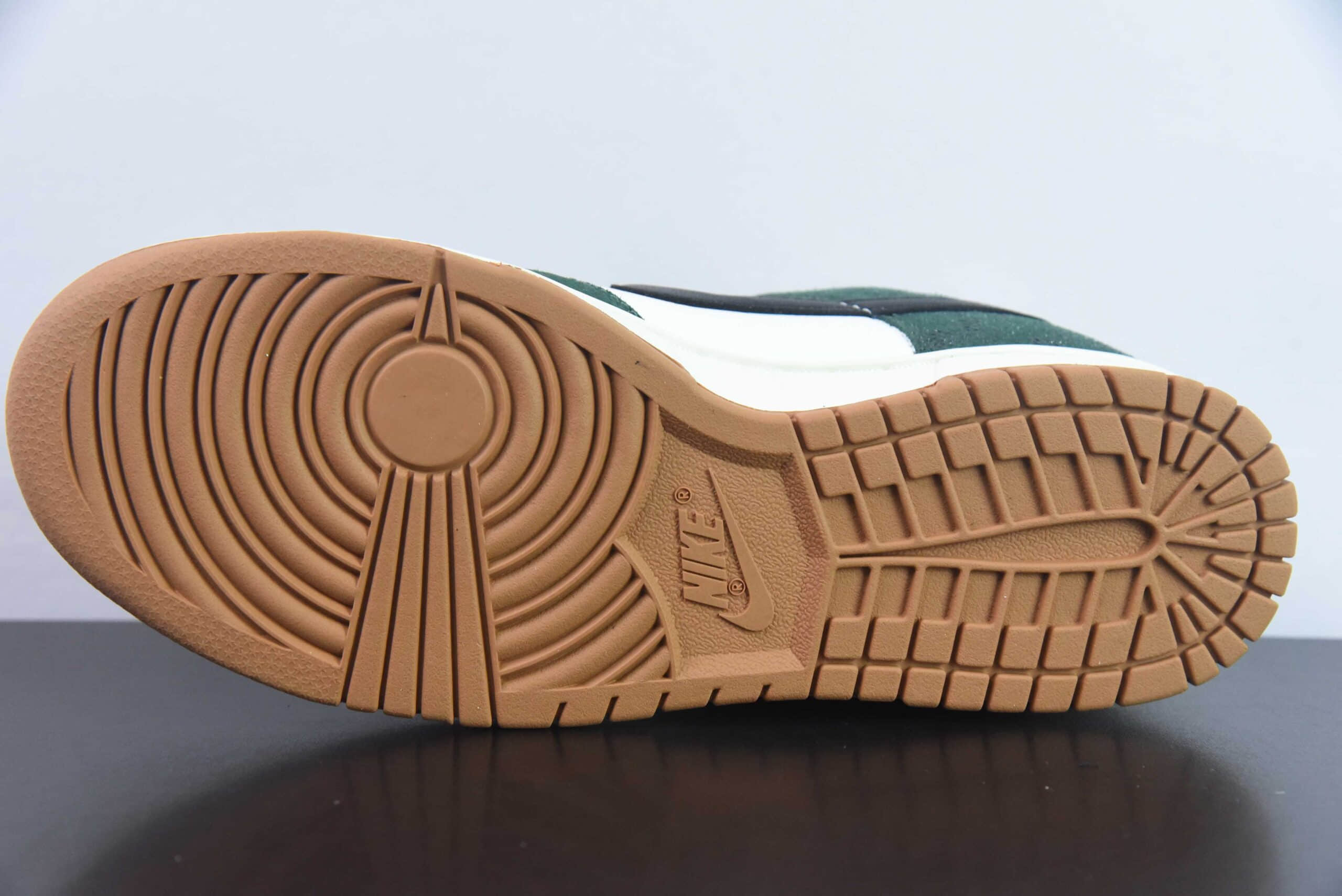 耐克Nike SB Dunk Low “SKU” 白深绿蛇纹SB低帮休闲滑板鞋纯原版本 货号：FQ8893-397