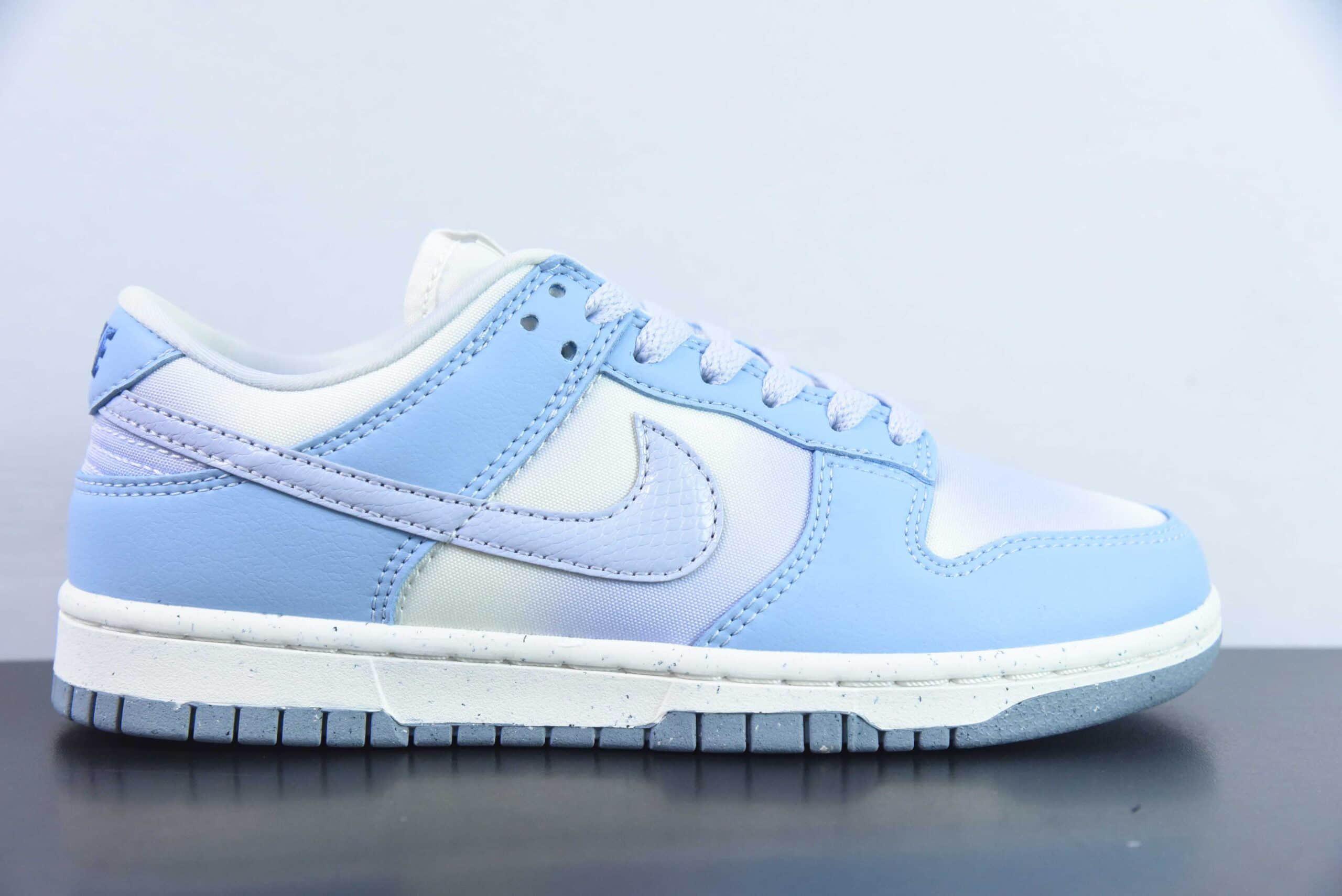 耐克Nike SB Dunk Low GS蓝紫渐变鳄鱼纹SB低帮休闲滑板鞋纯原版本 货号：FN0323-400 
