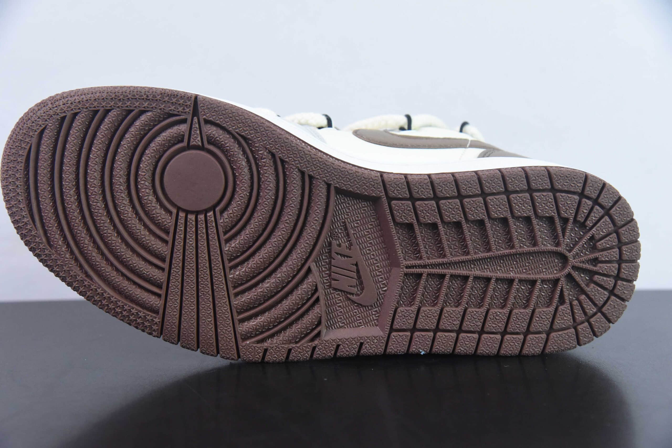 乔丹Air Jordan 1 Low GSAJ1浅灰紫棕巧克力奶茶绑绳低帮复古文化篮球鞋纯原版本 货号：553560-215