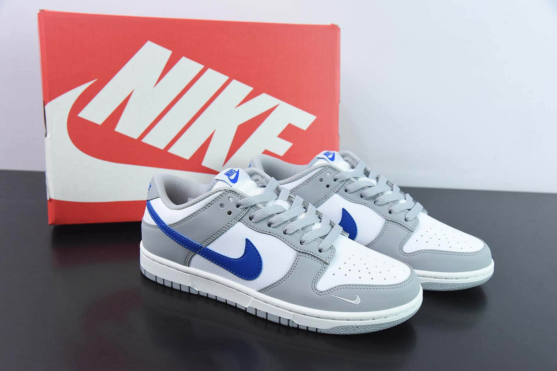 耐克Nike SB Dunk Low GSGreyWhiteRoyal灰白皇家蓝SB扣篮系列低帮休闲运动滑板板鞋纯原版本 货号：FN3878-001