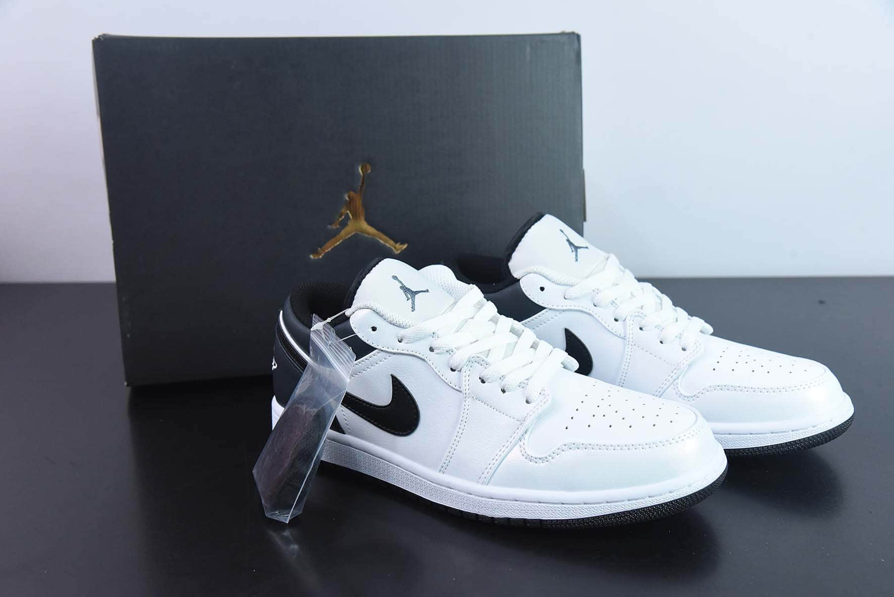 乔丹Air Jordan 1 Low AJ1白黑低帮篮球鞋纯原版本 货号：553560-132 