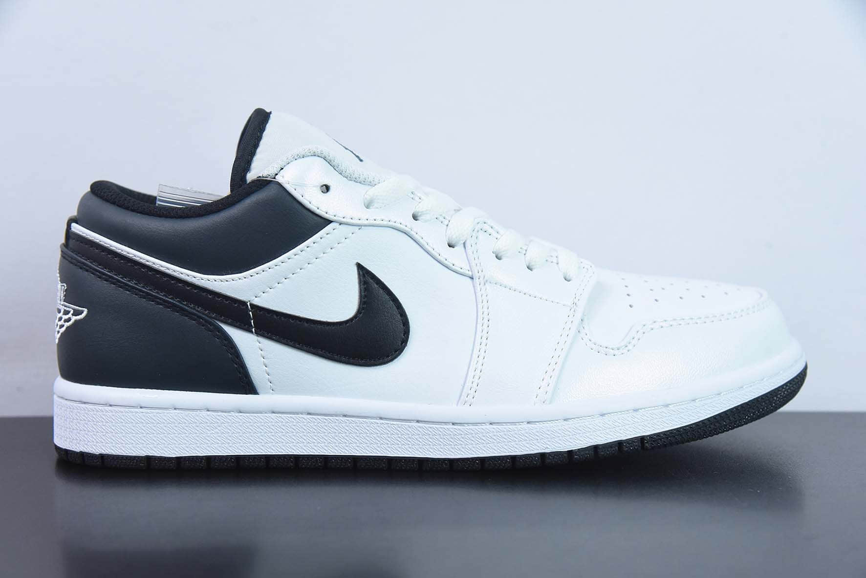 乔丹Air Jordan 1 Low AJ1白黑低帮篮球鞋纯原版本 货号：553560-132 