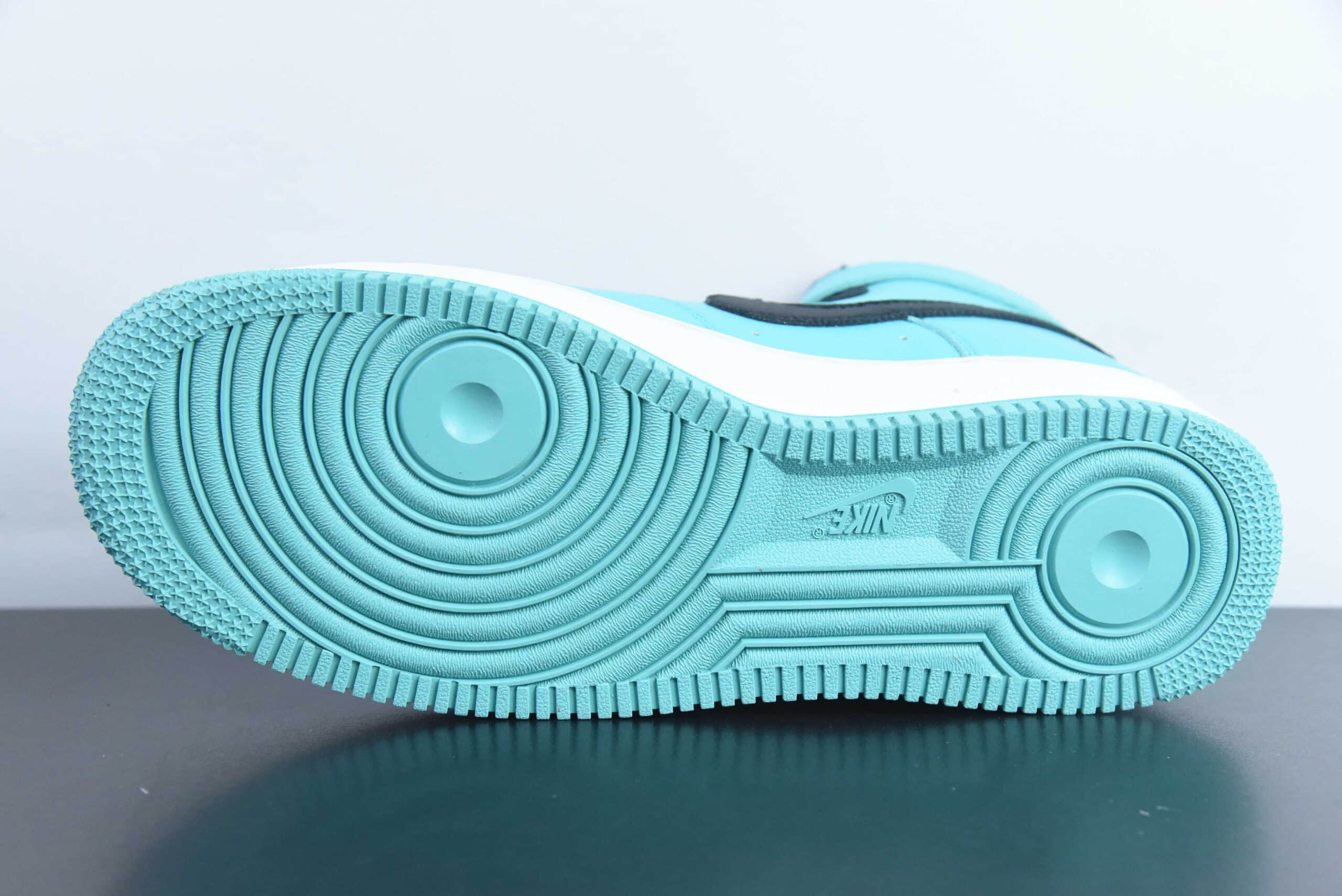 耐克Nike Air Force 1 AF1 蒂芙尼联名蓝黑高帮空军一号休闲板鞋纯原版本 货号：DZ1382-200 