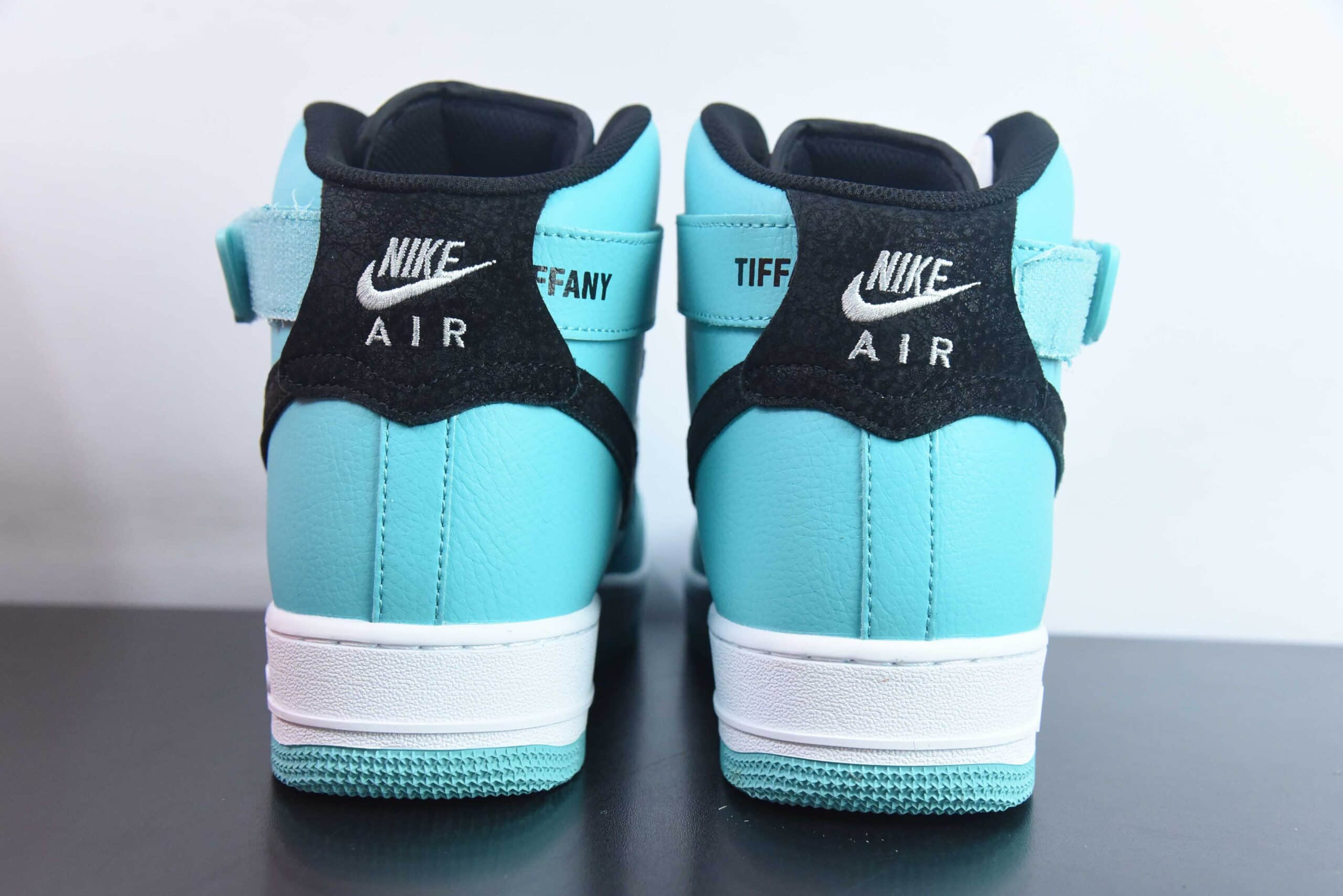 耐克Nike Air Force 1 AF1 蒂芙尼联名蓝黑高帮空军一号休闲板鞋纯原版本 货号：DZ1382-200 