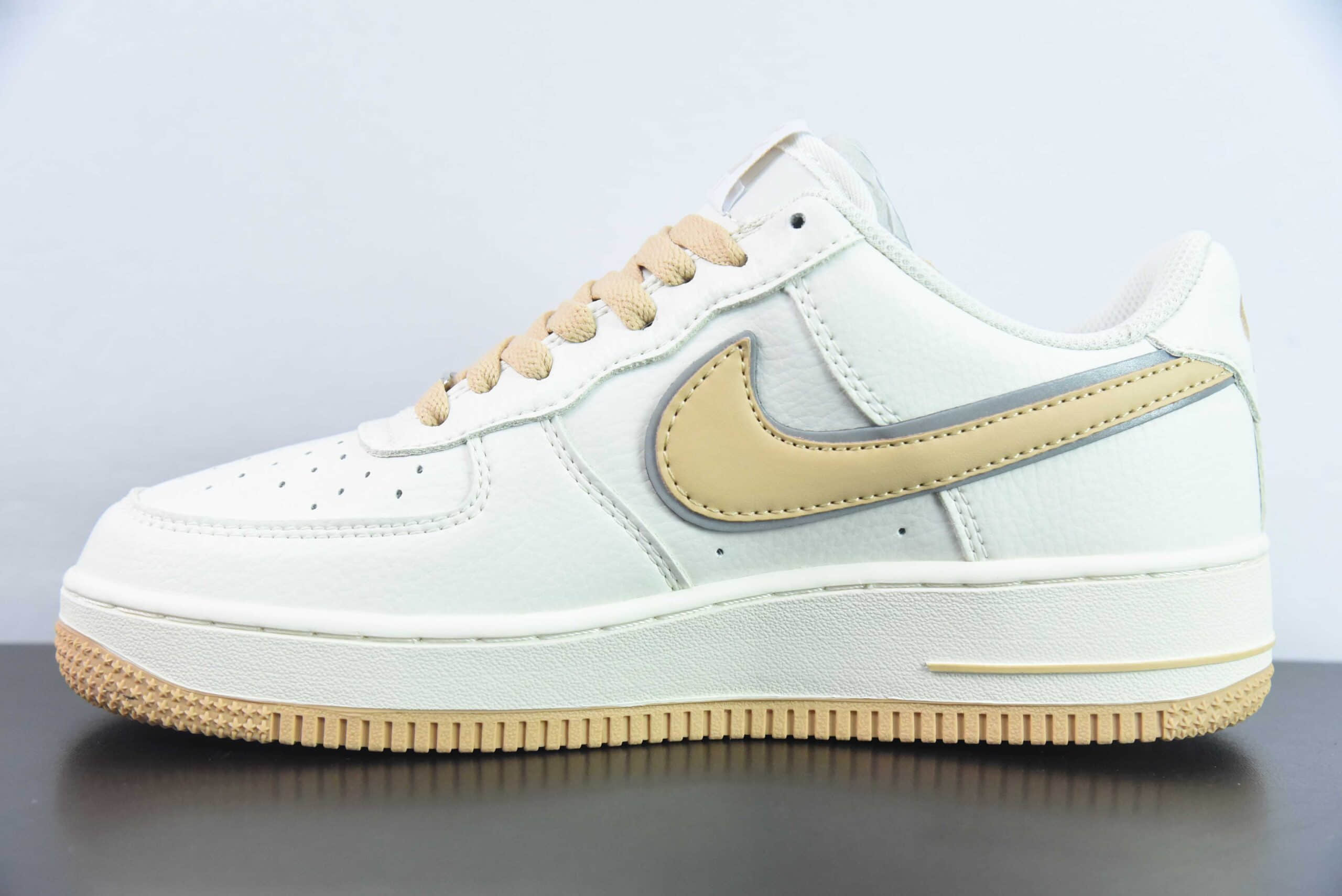 耐克Nike Air Force 1 Low Hoops卡其刺绣小钩空军一号低帮运动休闲板鞋纯原版本 货号：HP2369-005