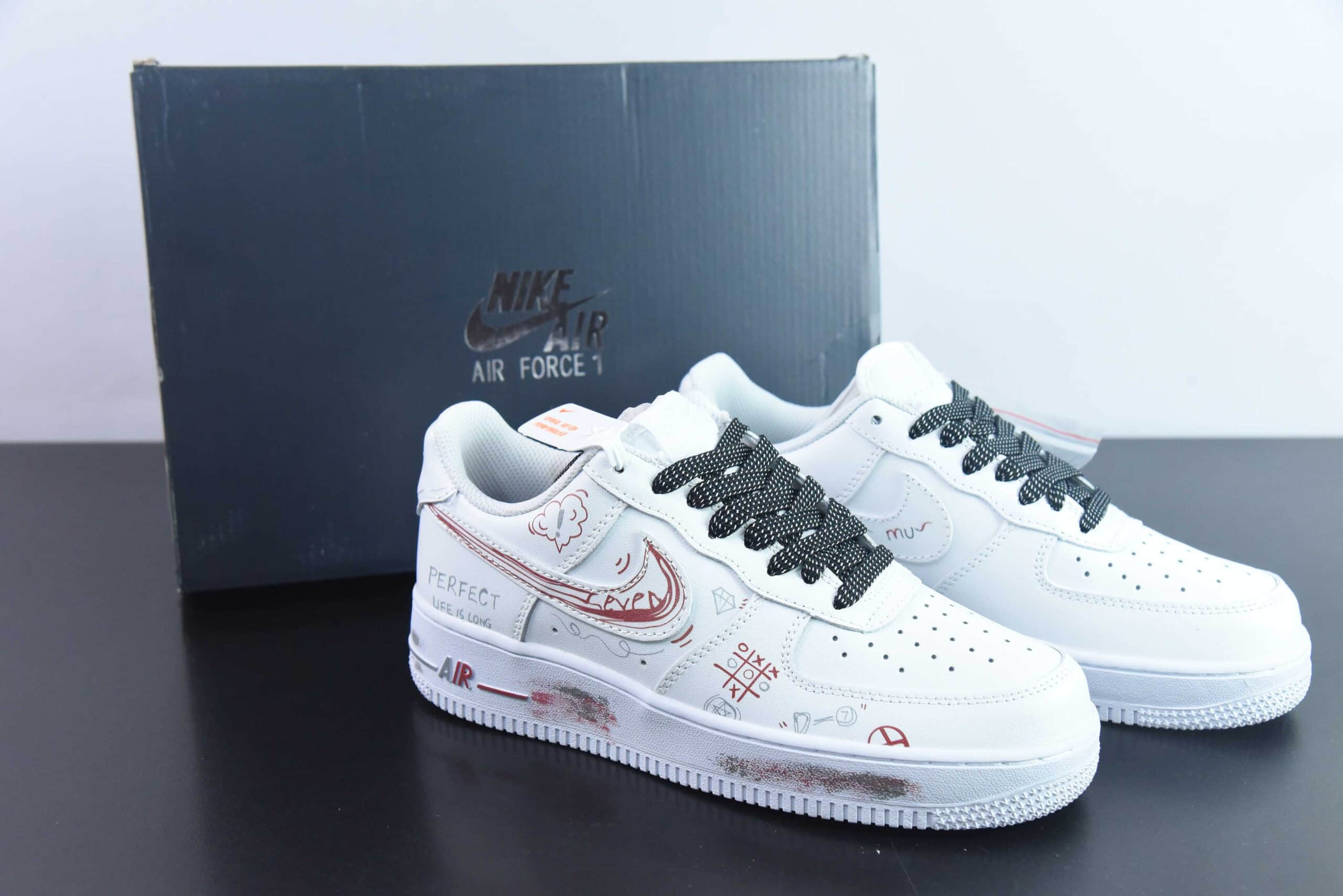 耐克Nike Air Force 1 AF1白红涂鸦空军一号低帮休闲板鞋纯原版本 货号：AM0703-123