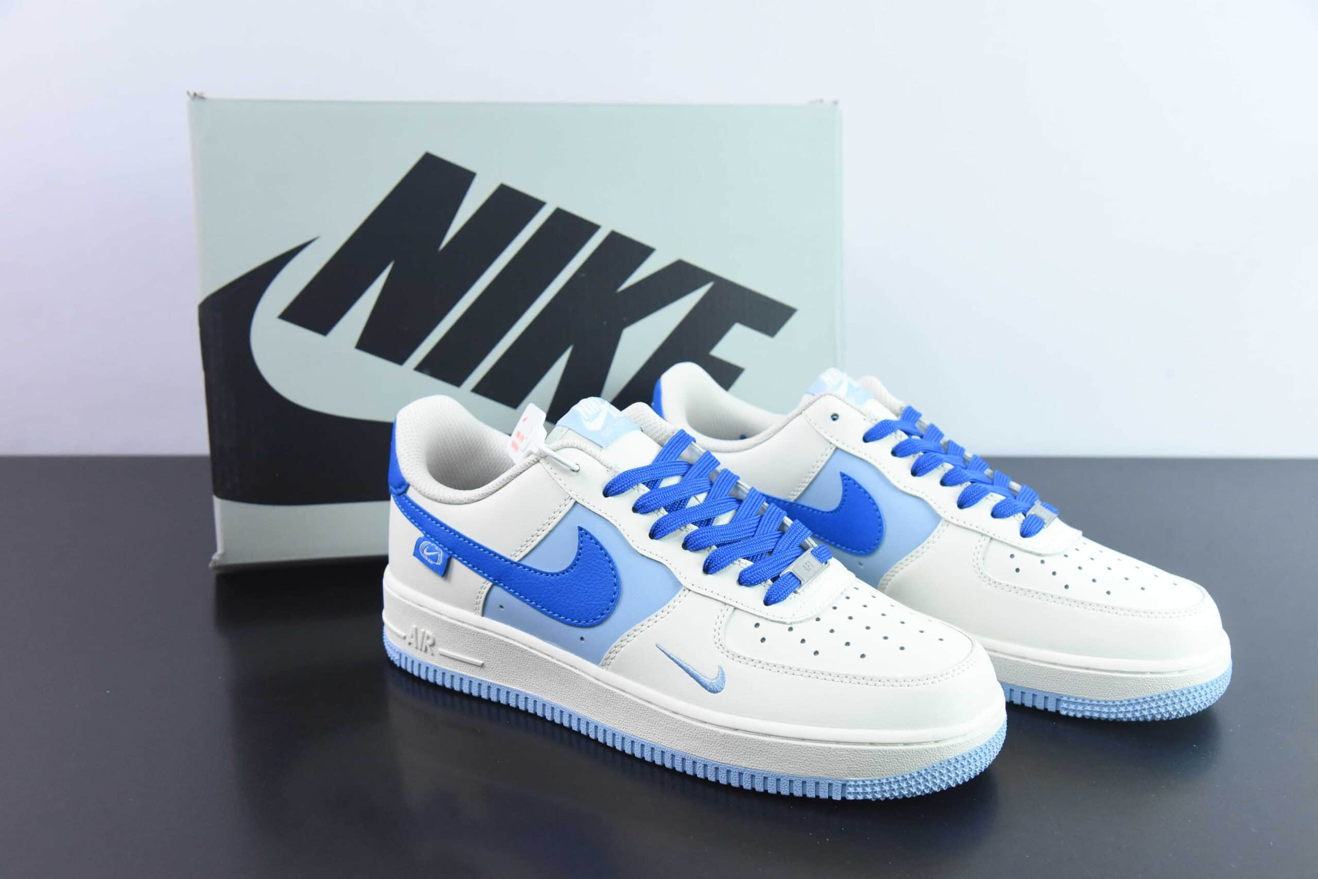 耐克Nike Air Force 1 AF1 白蓝刺绣小标空军一号低帮休闲板鞋纯原版本 货号：DB3301-211 