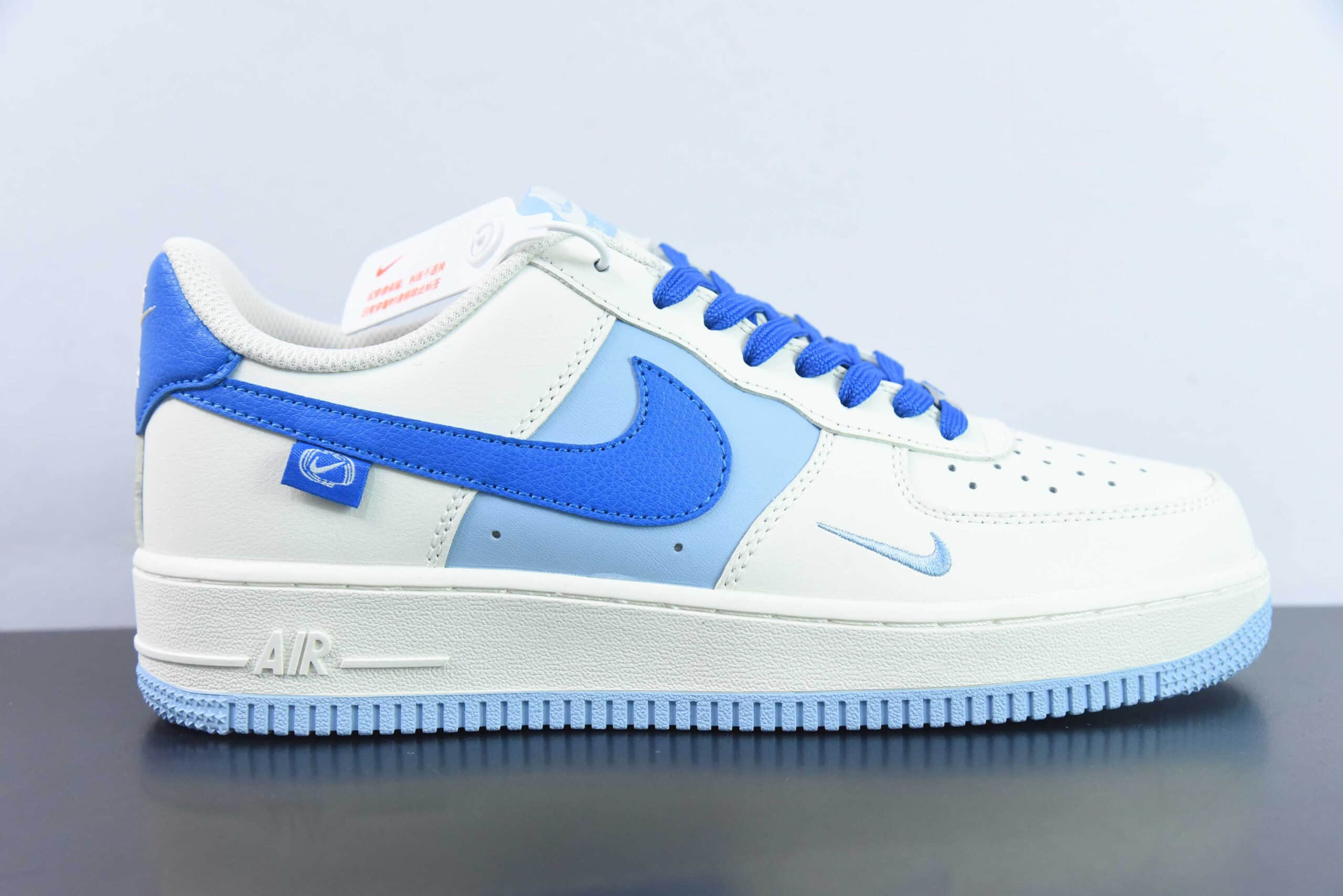 耐克Nike Air Force 1 AF1 白蓝刺绣小标空军一号低帮休闲板鞋纯原版本 货号：DB3301-211 