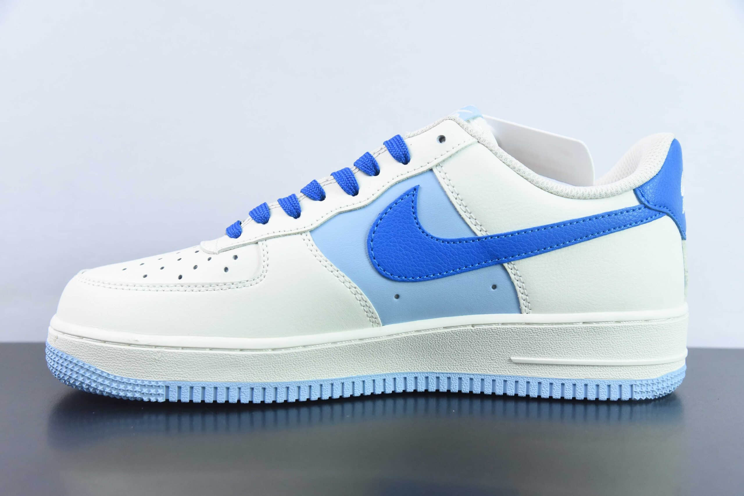 耐克Nike Air Force 1 AF1 白蓝刺绣小标空军一号低帮休闲板鞋纯原版本 货号：DB3301-211 