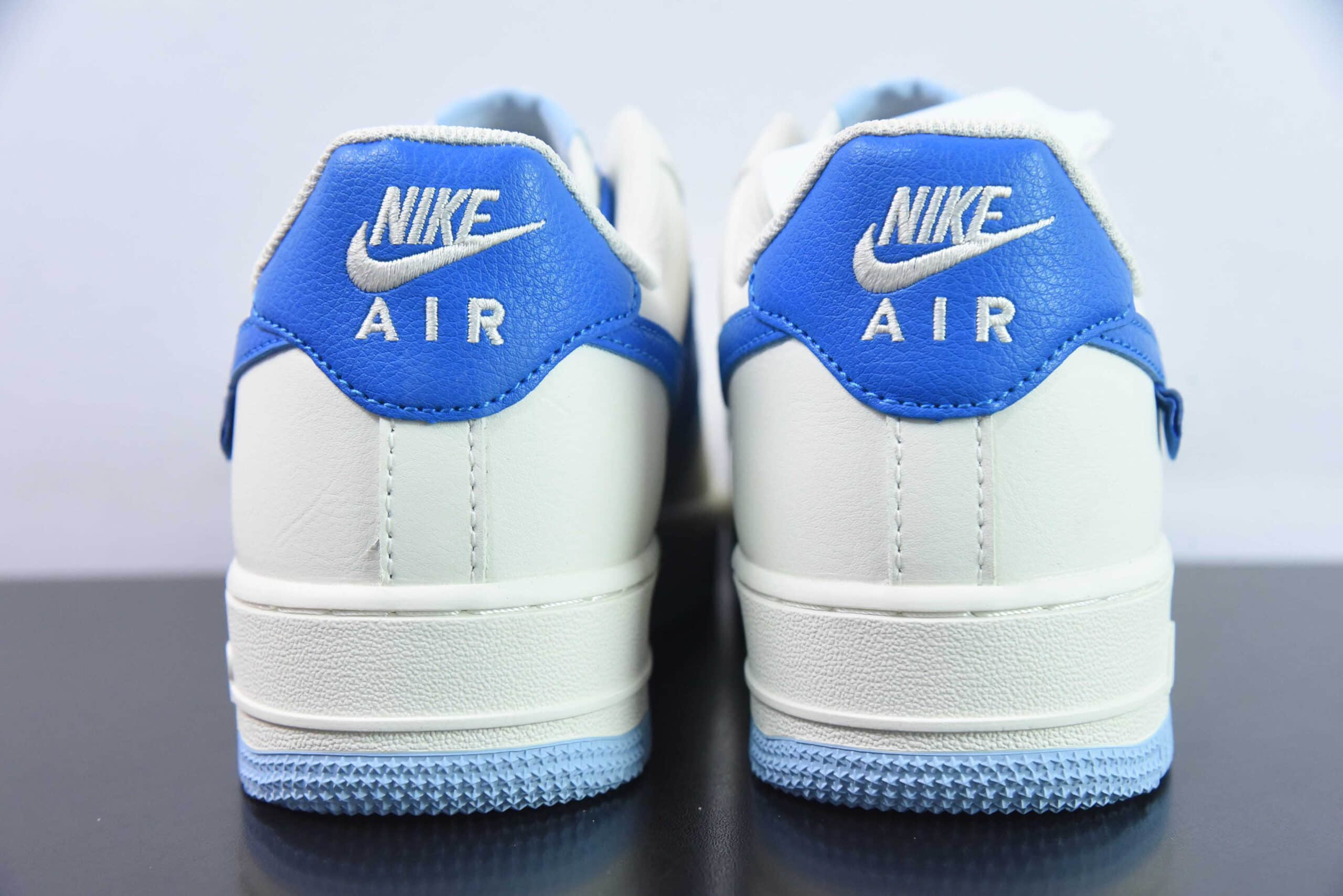 耐克Nike Air Force 1 AF1 白蓝刺绣小标空军一号低帮休闲板鞋纯原版本 货号：DB3301-211 