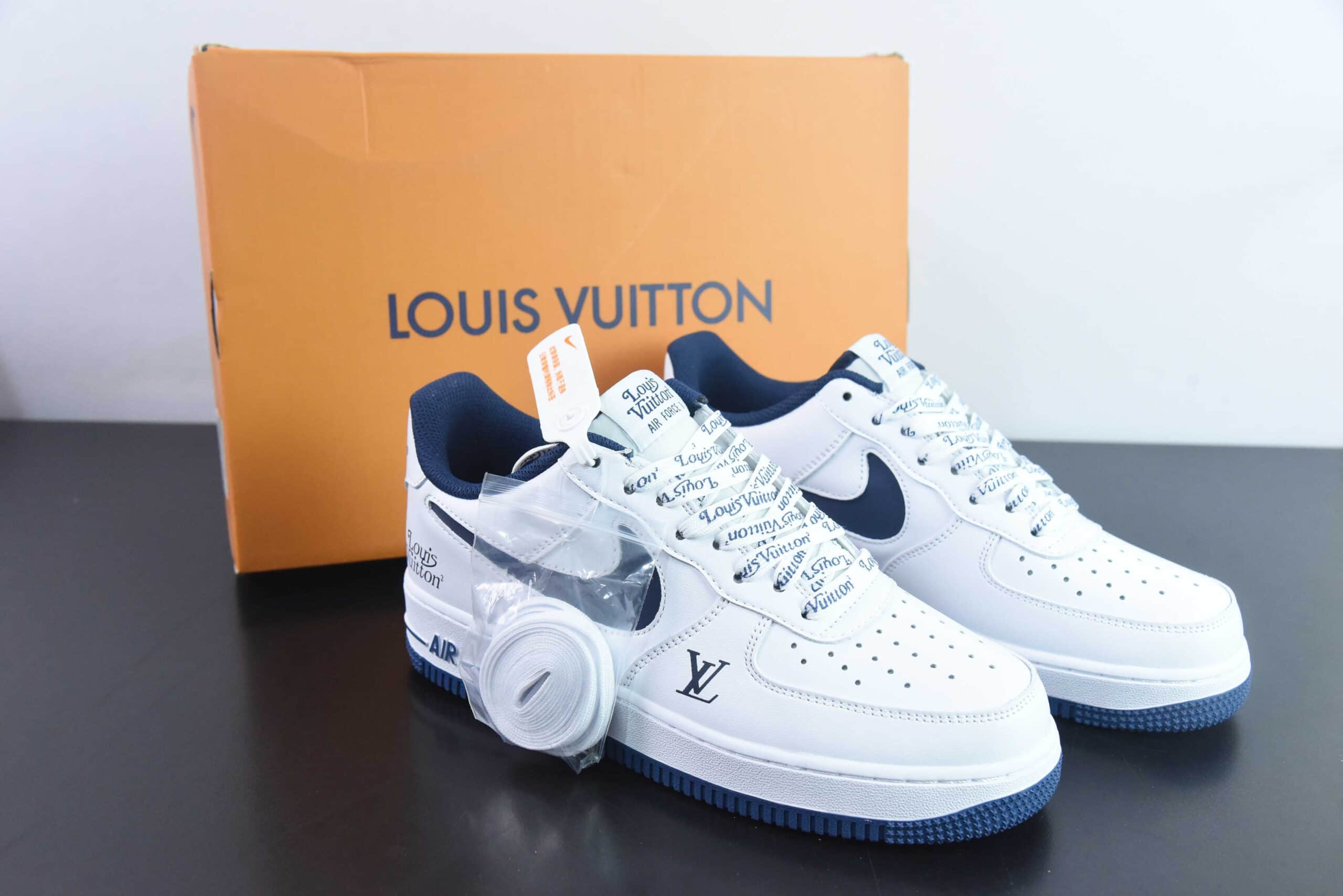 耐克Nike Air Force 1 Low白蓝LV印花空军一号低帮运动休闲板鞋纯原版本 货号：LV1898-831 