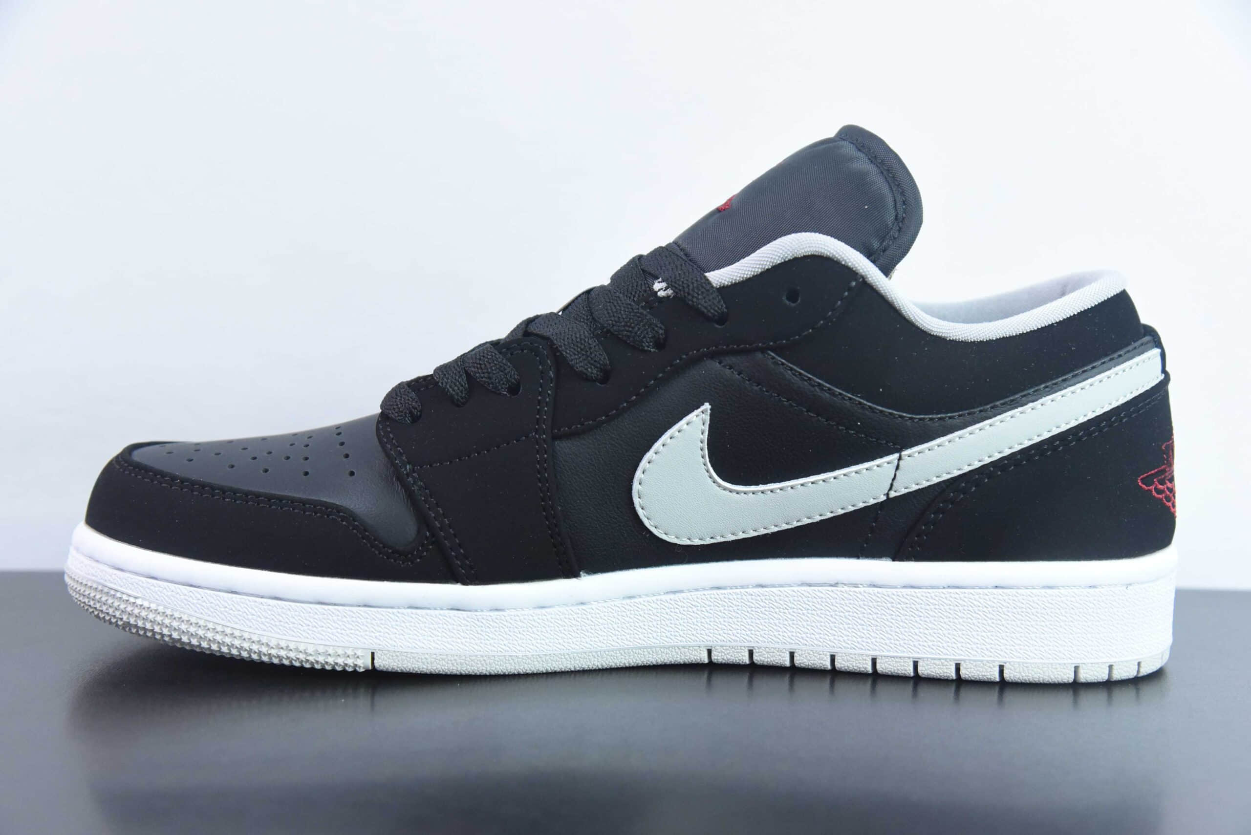 乔丹Air Jordan 1 Low AJ1黑白红低帮篮球鞋纯原版本 货号：553558-032