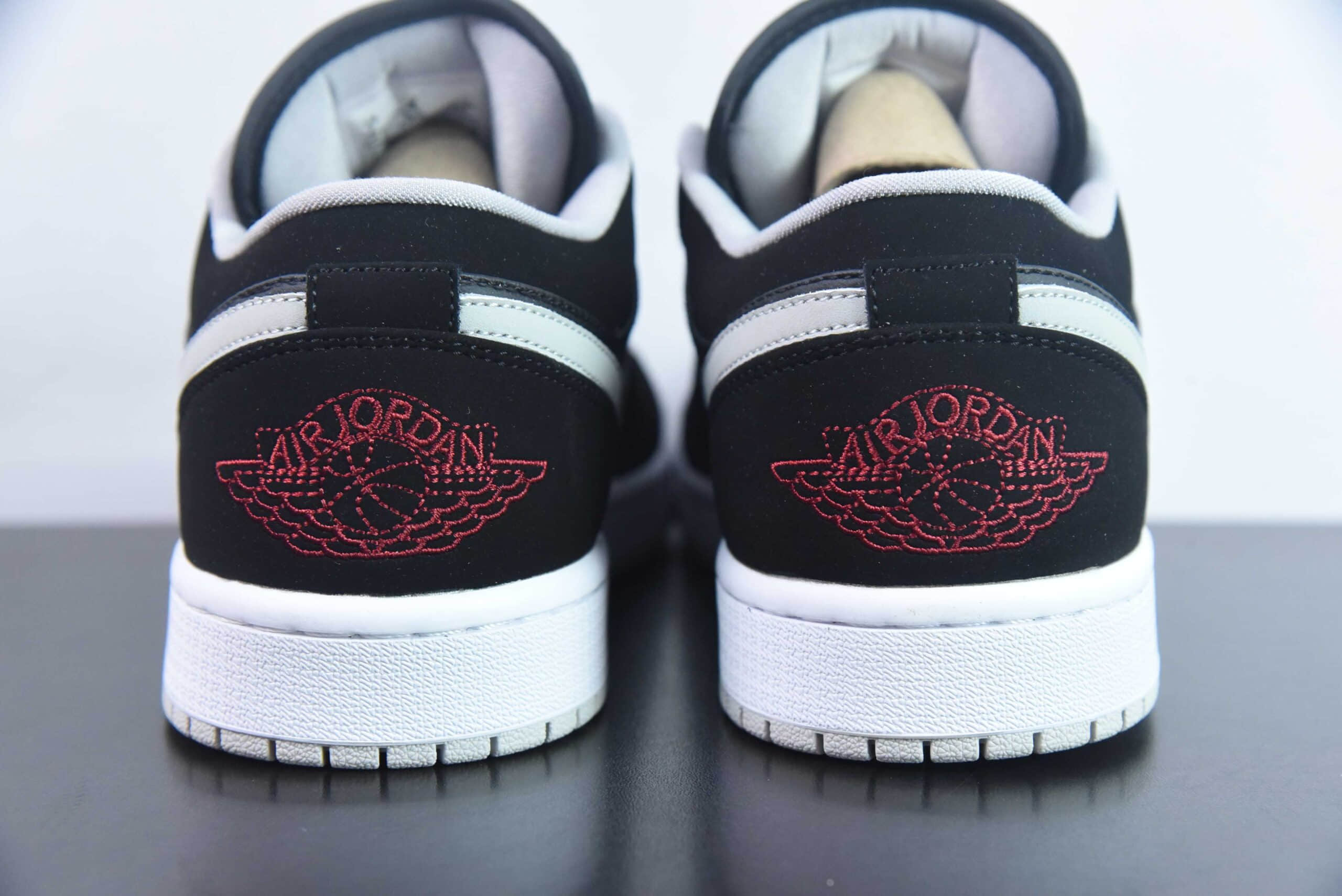 乔丹Air Jordan 1 Low AJ1黑白红低帮篮球鞋纯原版本 货号：553558-032