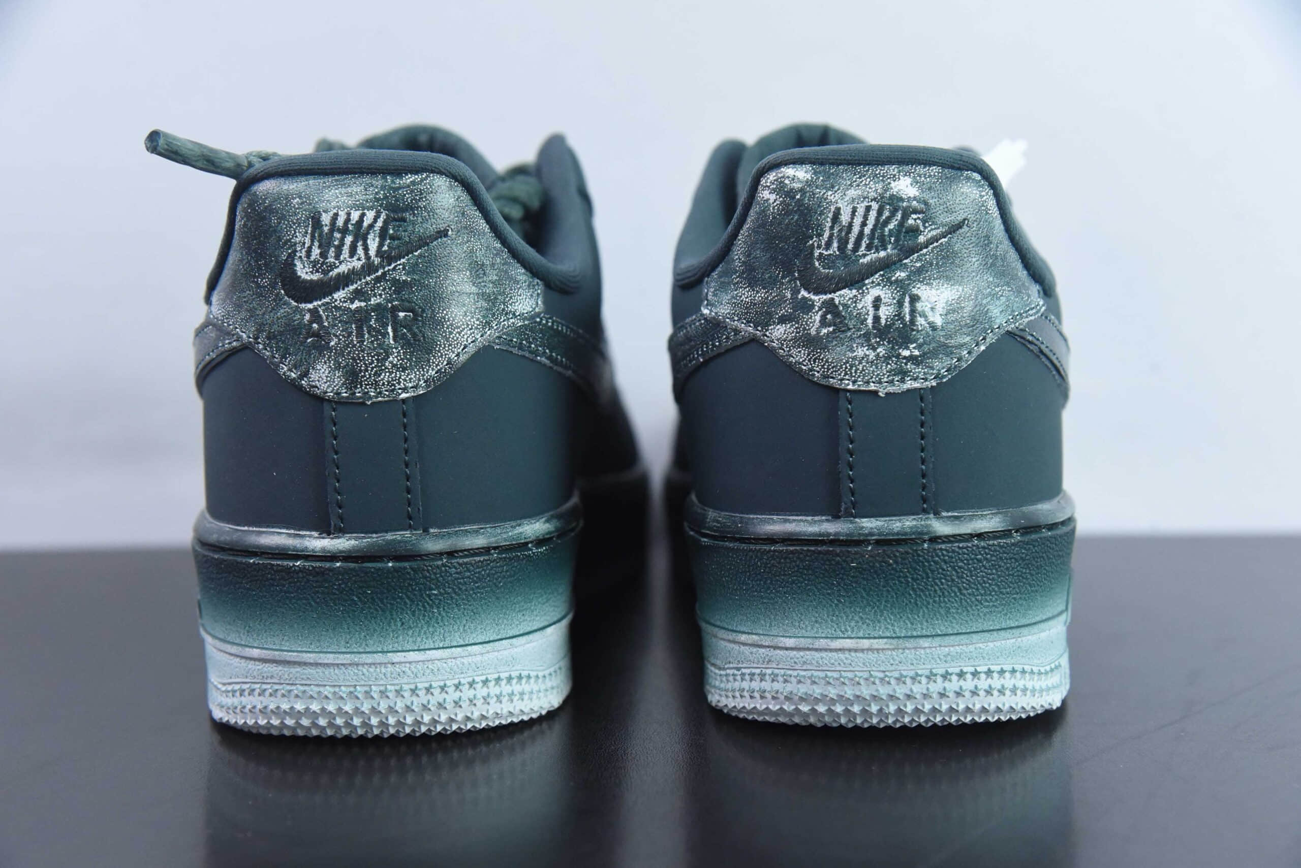 耐克 Nike Air Force 1 ’07做旧深绿色粗鞋带空军一号低帮百搭休闲运动板鞋纯原版本 货号：315122-222