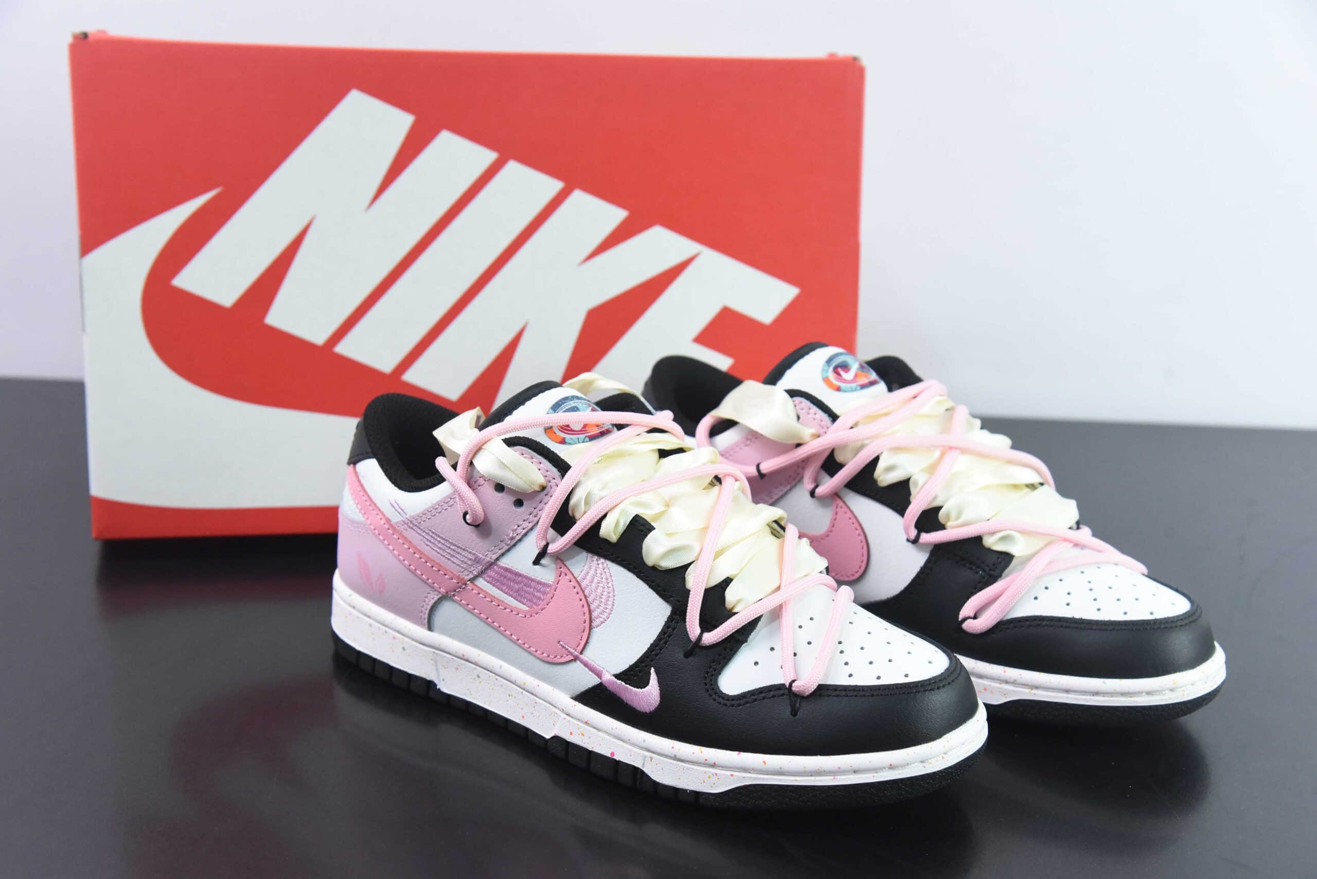 耐克Nike SB Dunk Low 反转黑白粉三勾解构抽绳鞋带SB低帮休闲滑板鞋纯原版本 货号：FD4623-155  