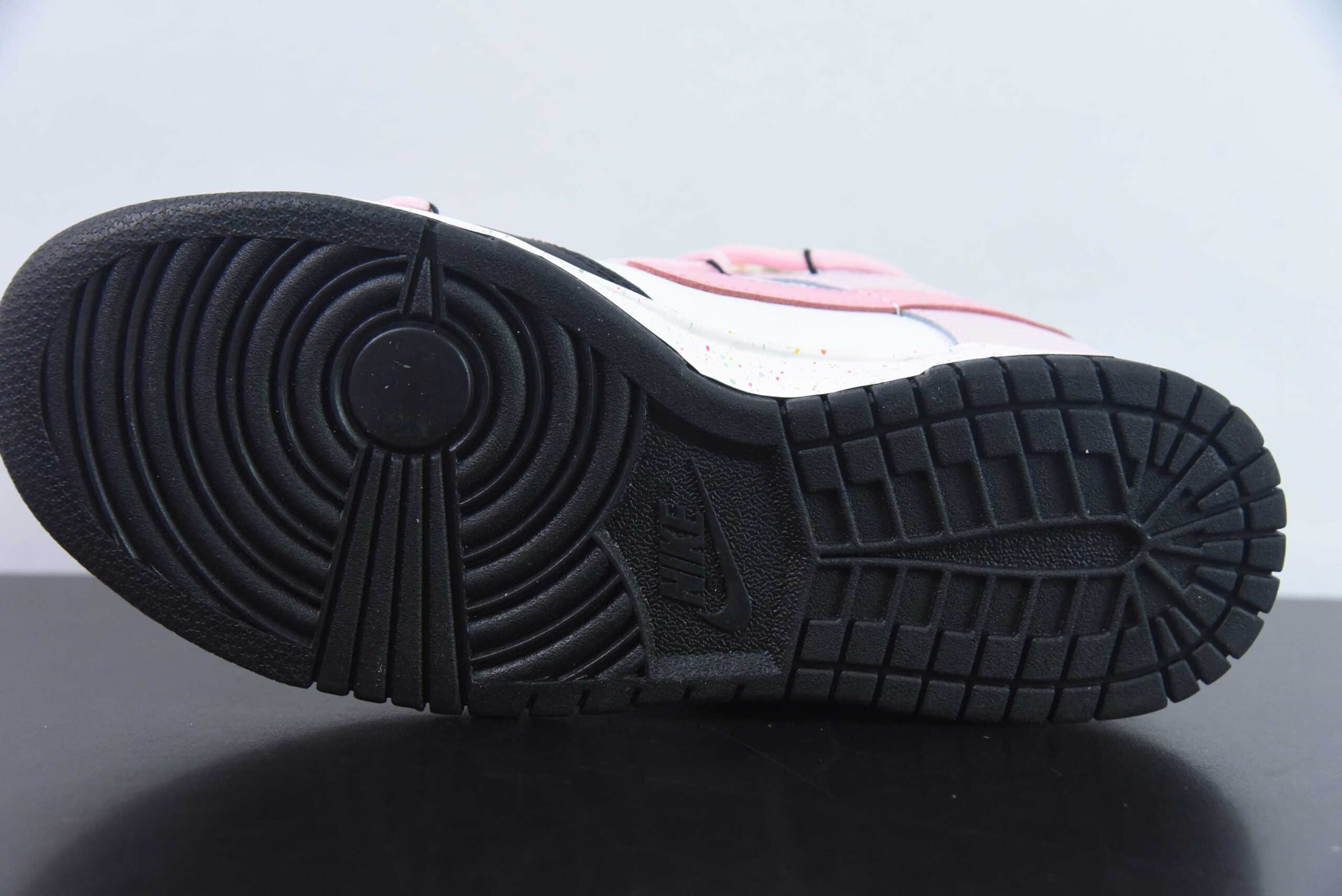 耐克Nike SB Dunk Low 反转黑白粉三勾解构抽绳鞋带SB低帮休闲滑板鞋纯原版本 货号：FD4623-155  