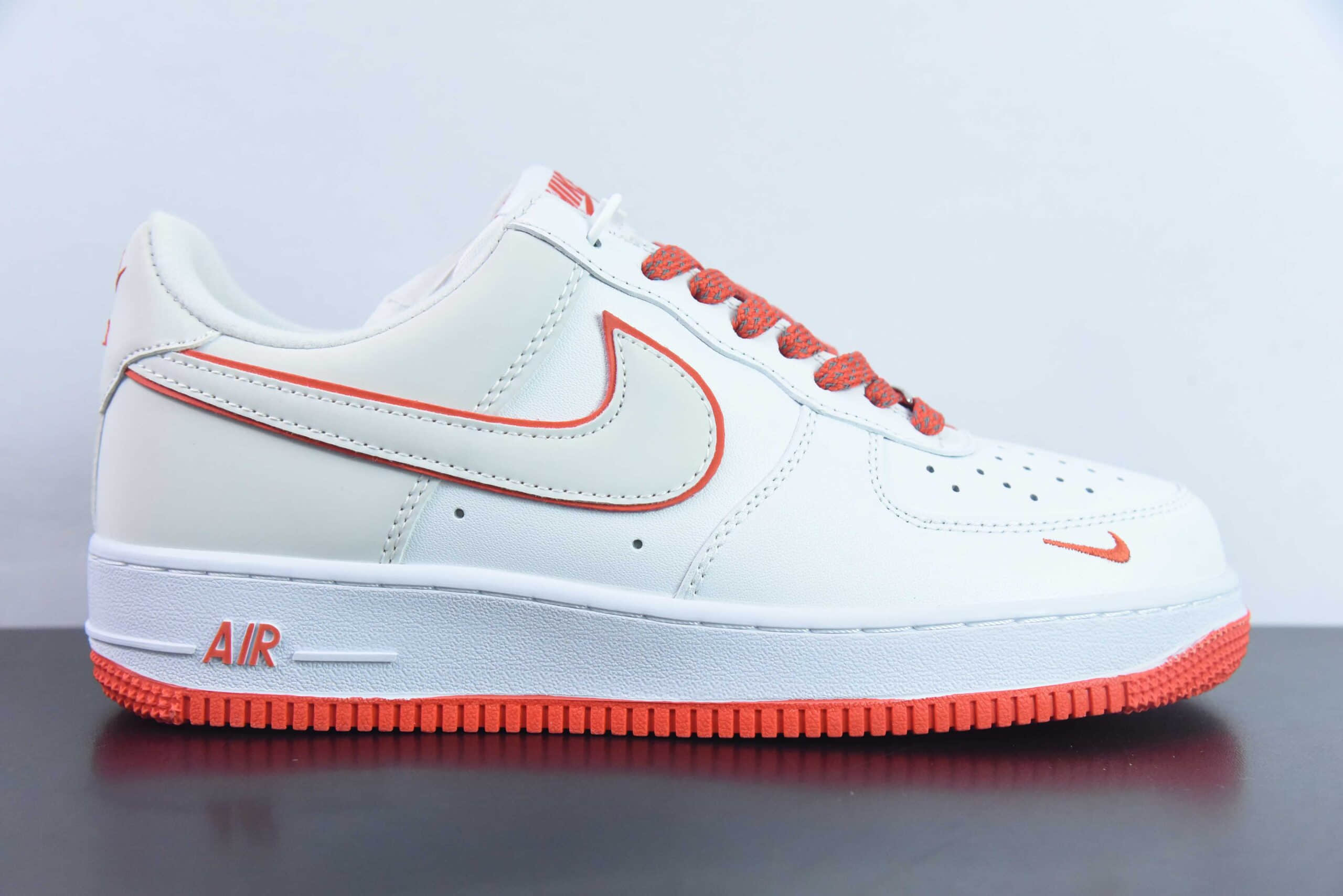 耐克Nike Air Force 1'07 Low米白红双勾空军一号低帮休闲板鞋纯原版本 货号：YZ8115-002