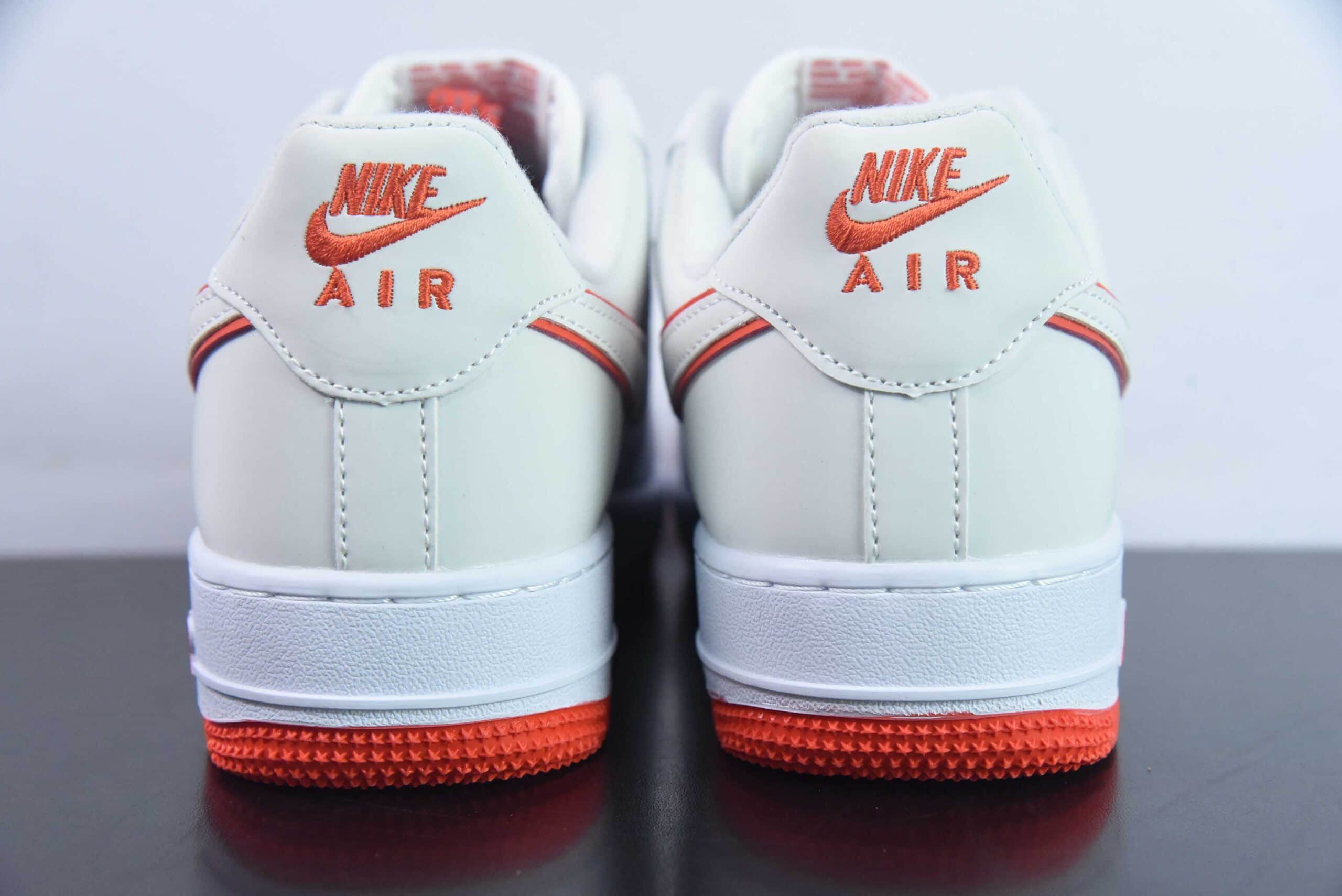 耐克Nike Air Force 1'07 Low米白红双勾空军一号低帮休闲板鞋纯原版本 货号：YZ8115-002