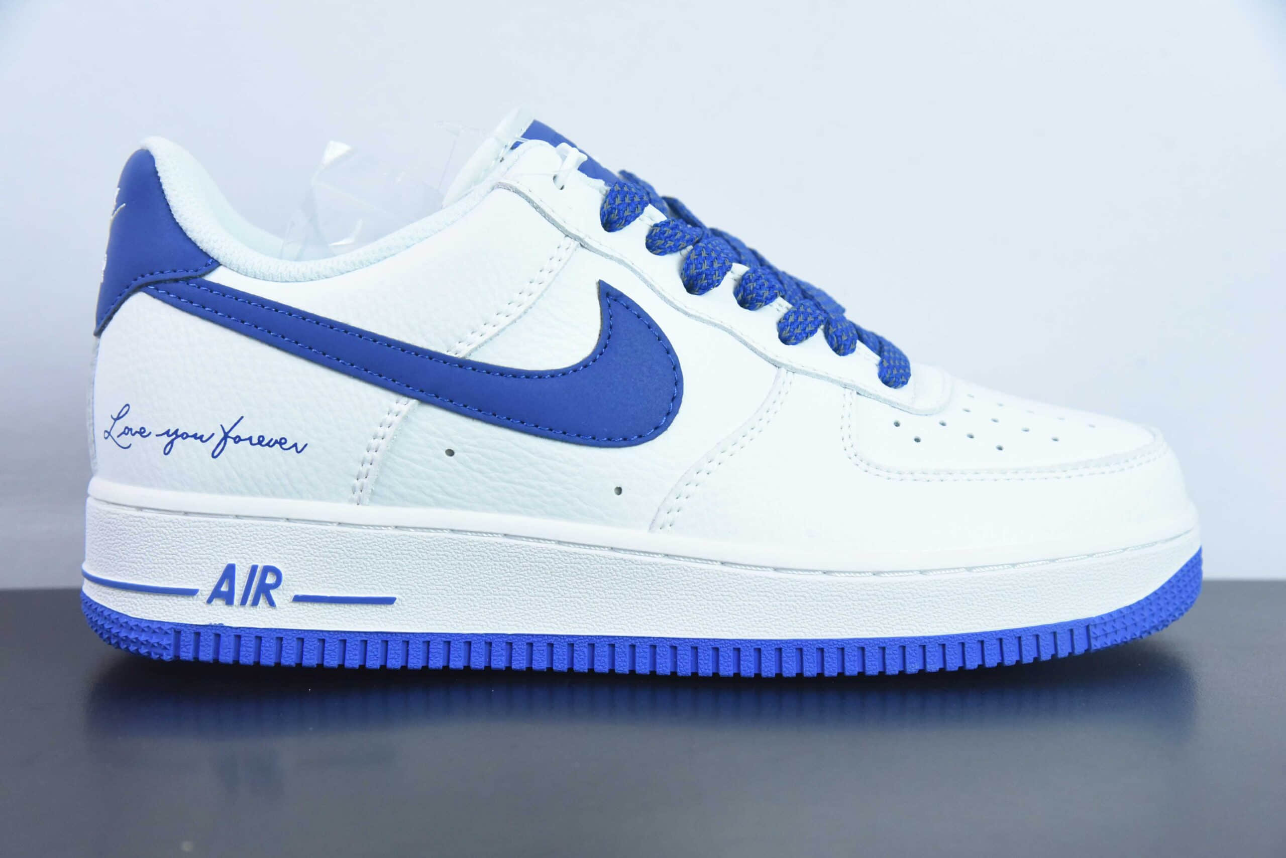 耐克Nike Air Force 1 AF1 白蓝签名印花空军一号低帮休闲板鞋纯原版本 货号：LO1718-057 