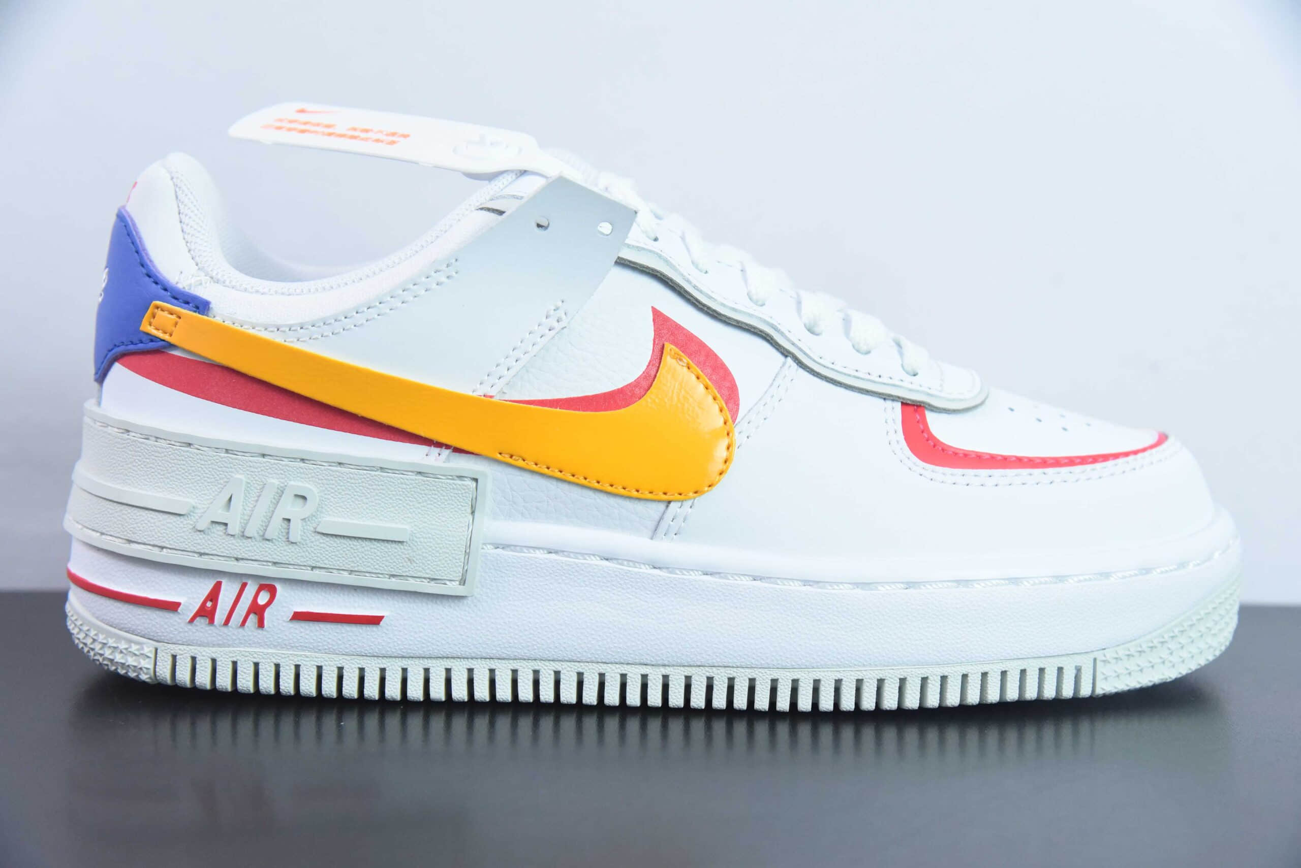 耐克Nike Air Force 1 Shadow白黄红”双勾解构空军一号轻量增高低帮板鞋纯原版本 货号：DZ1847-100