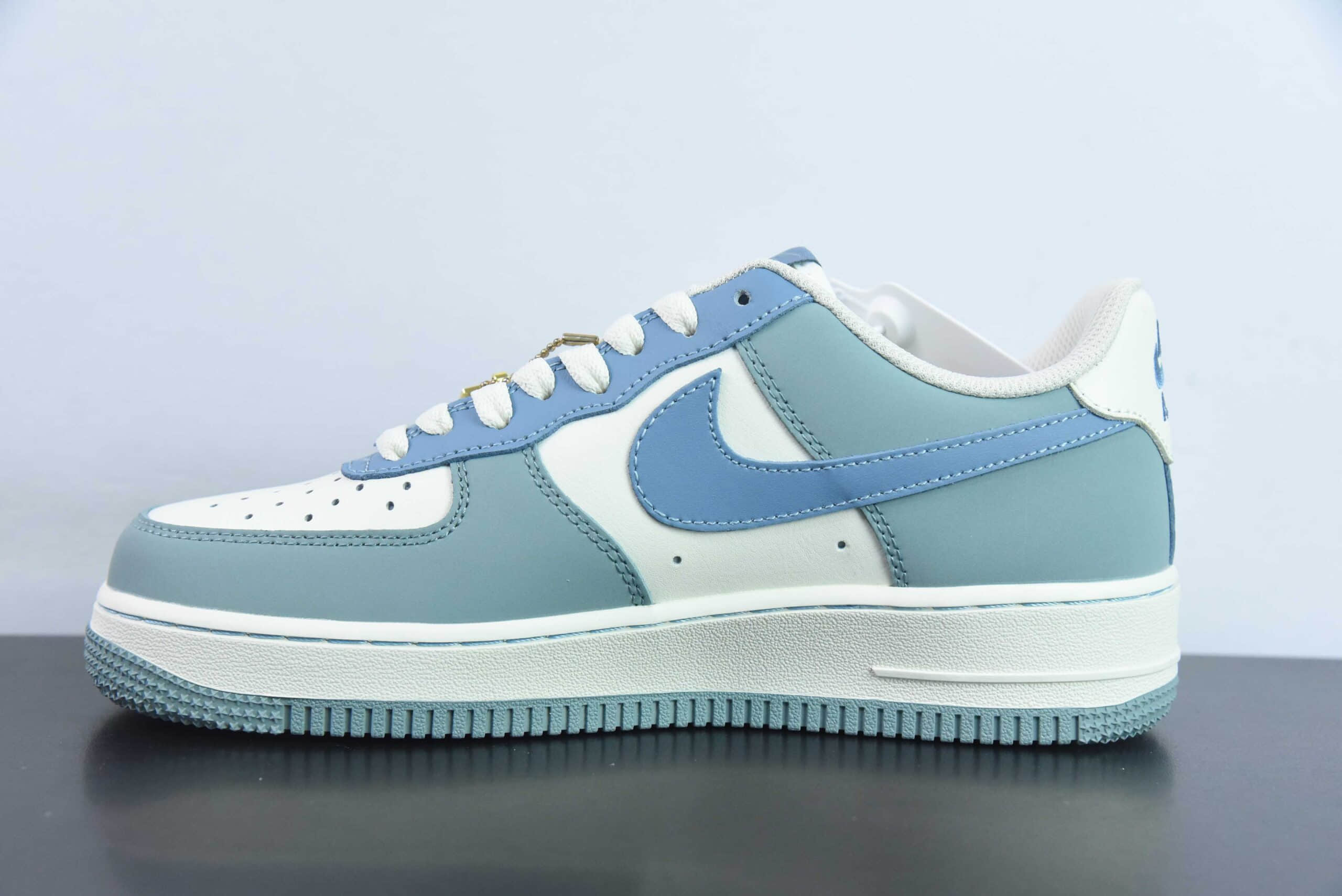 耐克Nike Air Force 1 Low '07 白蓝拼接空军一号低帮休闲板鞋纯原版本 货号：DB3301-177