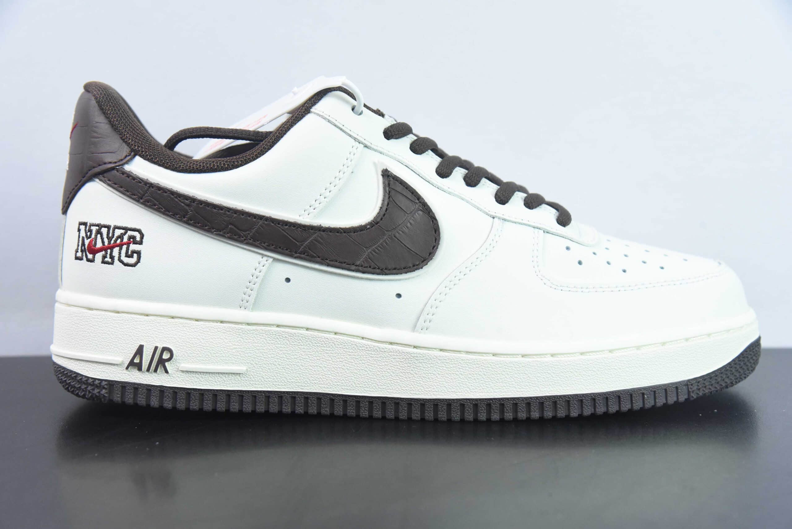 耐克Nike Air Force 1'07 Low 米酒红鳄鱼皮纽约限定空军一号低帮休闲板鞋纯原版本 货号：CM9612-023 