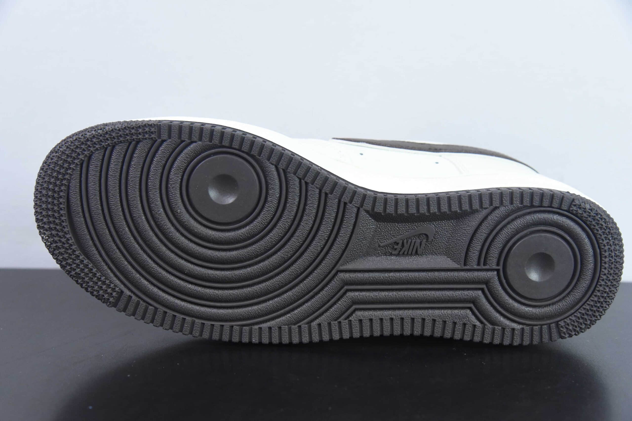 耐克Nike Air Force 1'07 Low 米酒红鳄鱼皮纽约限定空军一号低帮休闲板鞋纯原版本 货号：CM9612-023 