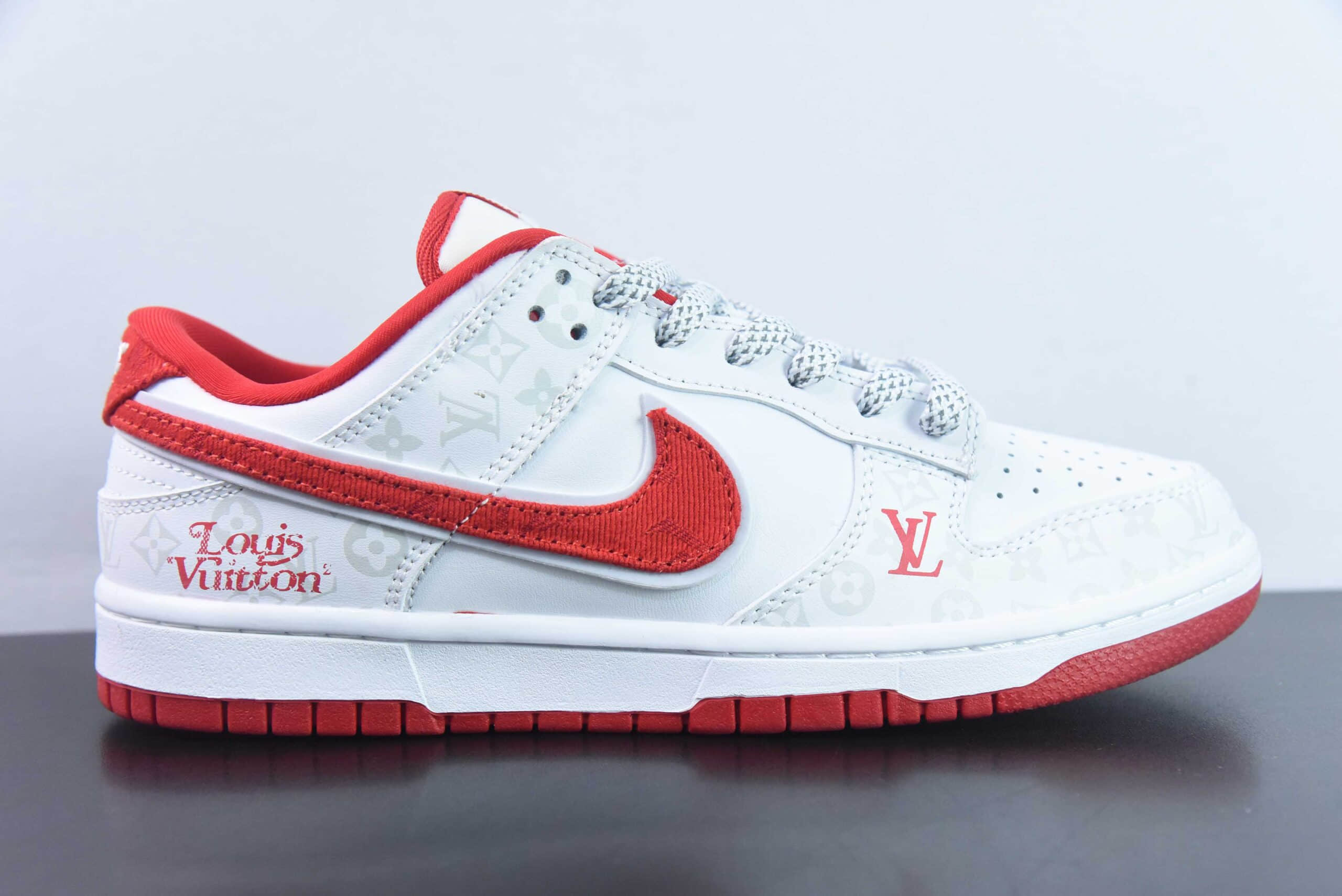 耐克Nike SB Dunk Low LV联名-红暗夜精灵高端定制低帮休闲板鞋纯原版本 货号：DD1391-124 