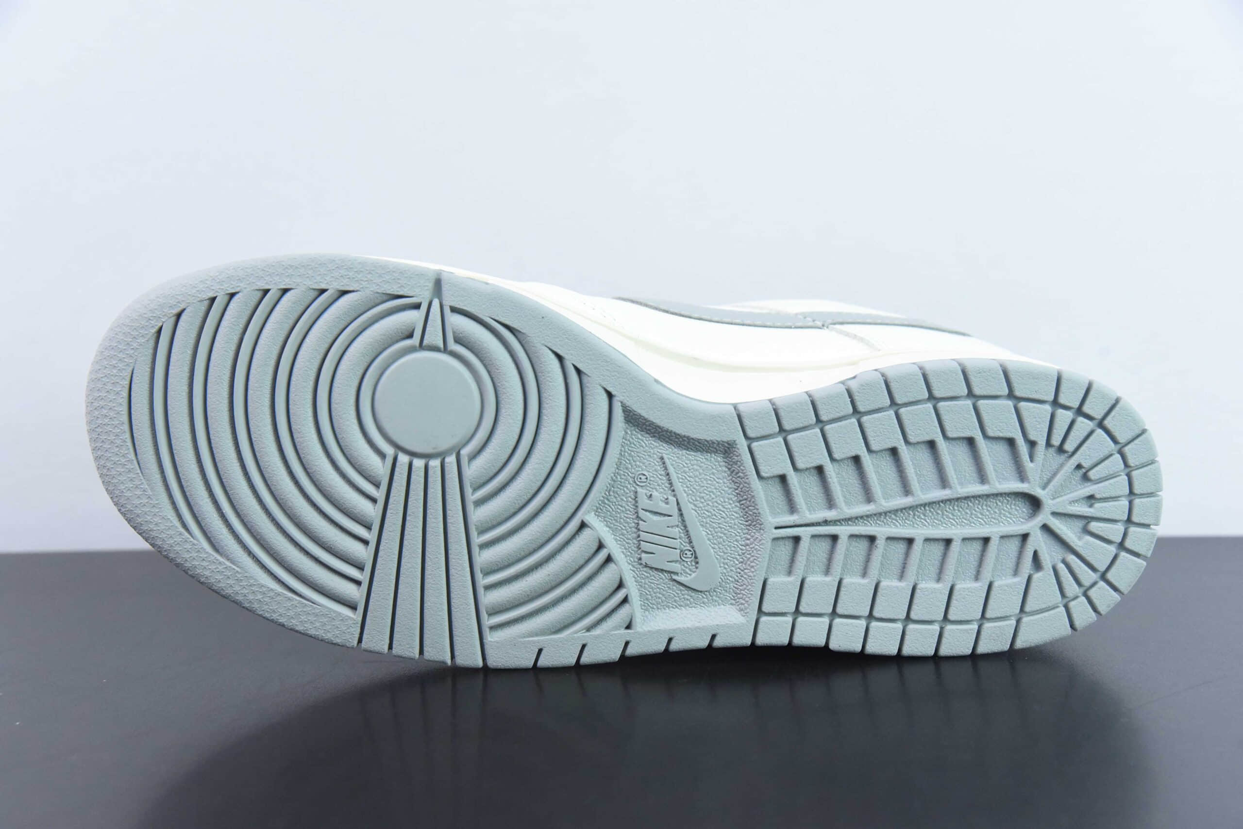 耐克Nike SB Dunk Low联名冠军白灰小钩 SB低帮运动休闲板鞋纯原版本 货号：XH1733-001 