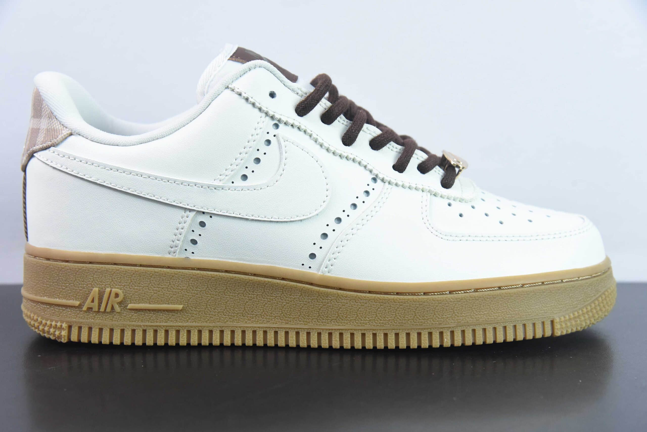 耐克Nike Air Force 1白浅棕空军一号低帮休闲板鞋纯原版本 货号：FV3700-112