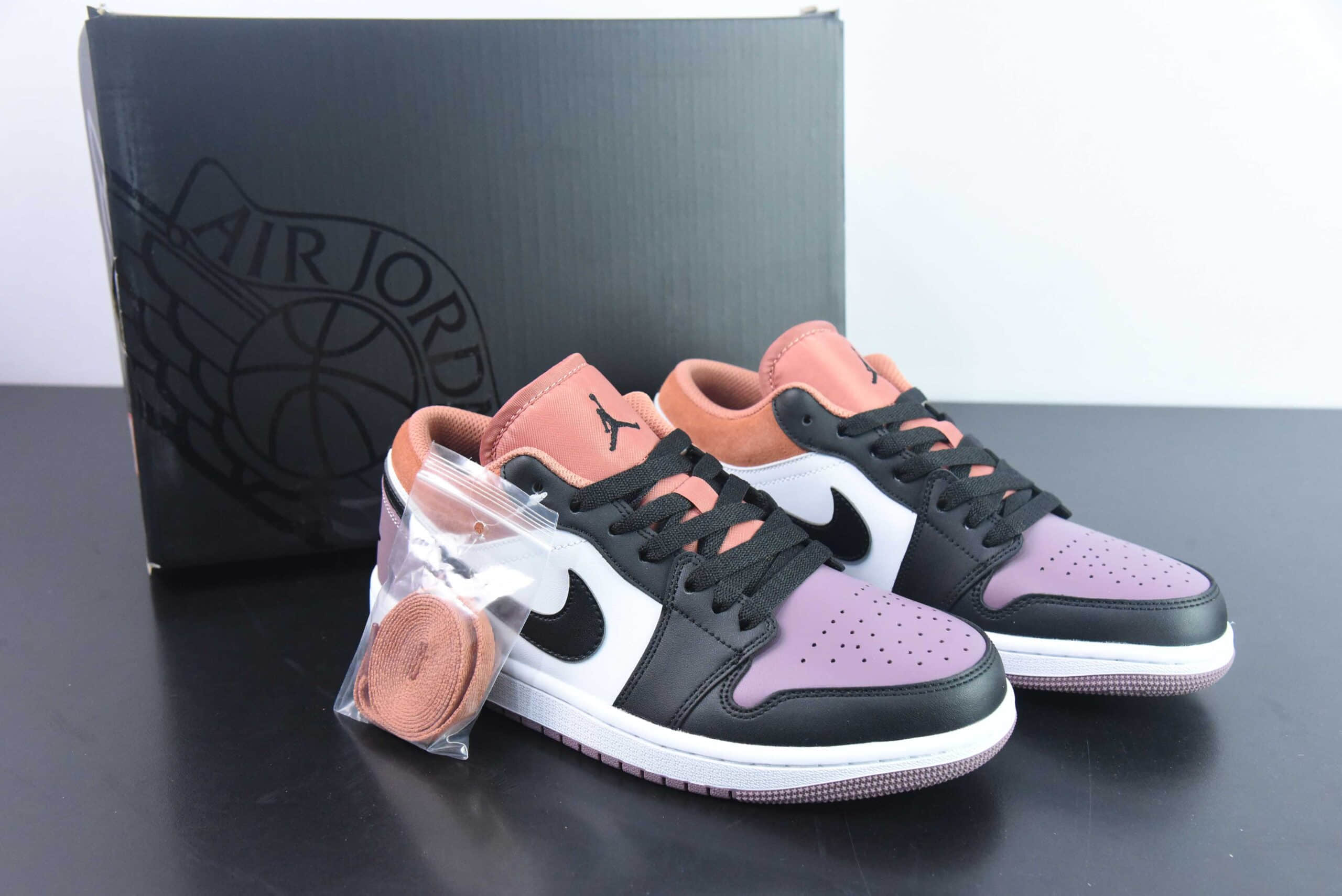 乔丹Jordan Air Jordan 1 Low AJ1白褐紫低帮复古文化篮球鞋纯原版本 货号：FB9907-102