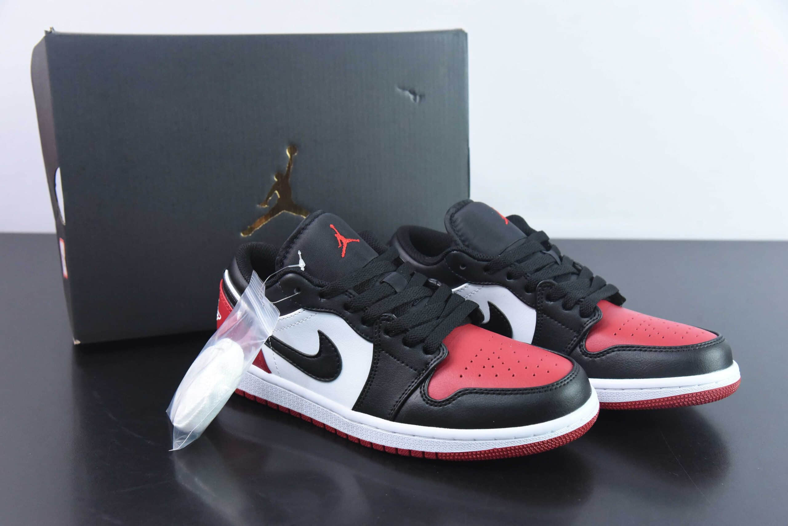 乔丹Air Jordan AJ1 Low 白黑红文化低帮休闲板鞋纯原版本 货号：553560-161 