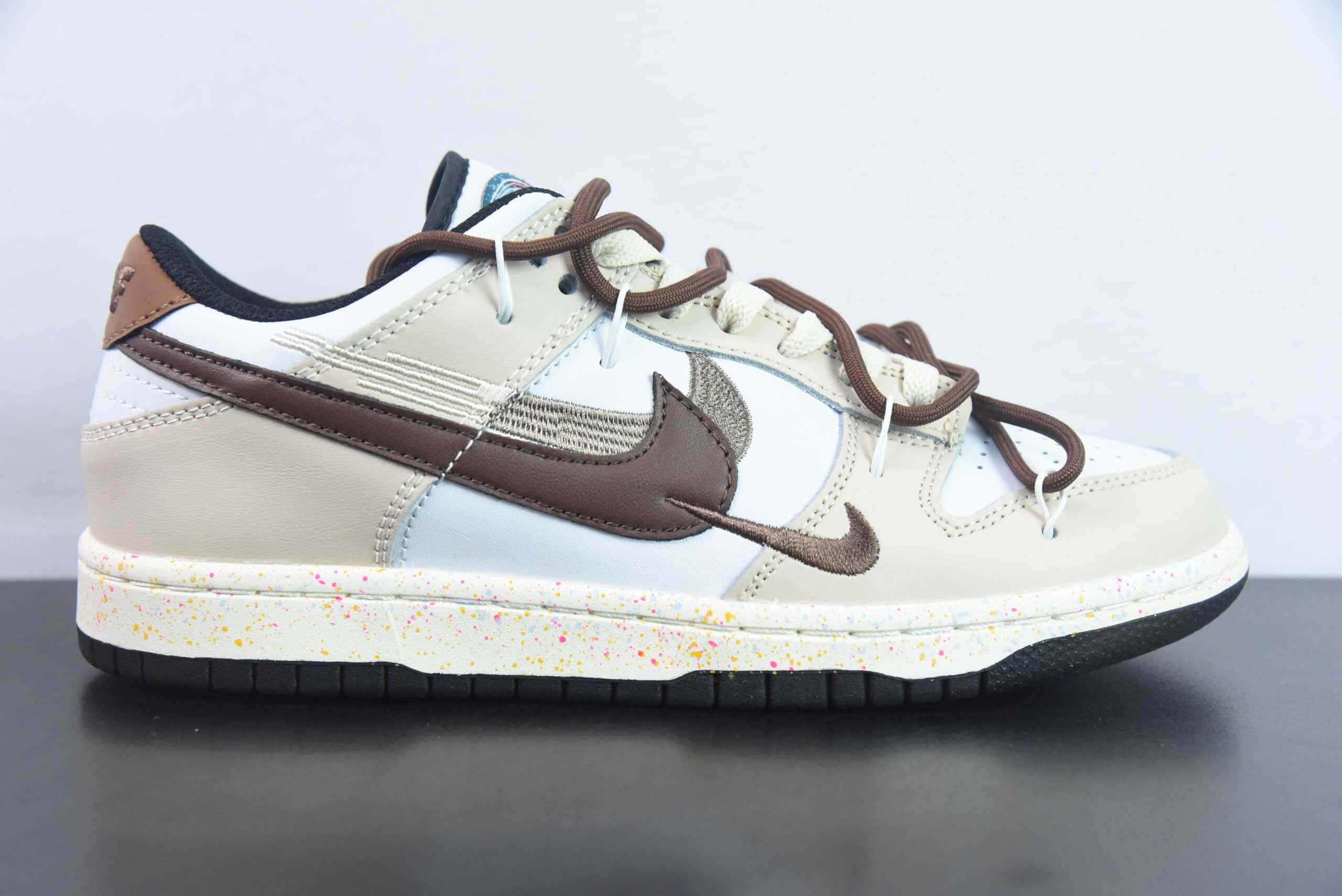 耐克Nike Dunk Low ”Multi Color“ 白棕摩卡活力三勾定制版解构绑带休闲板鞋纯原版本 货号：CZ2496-101