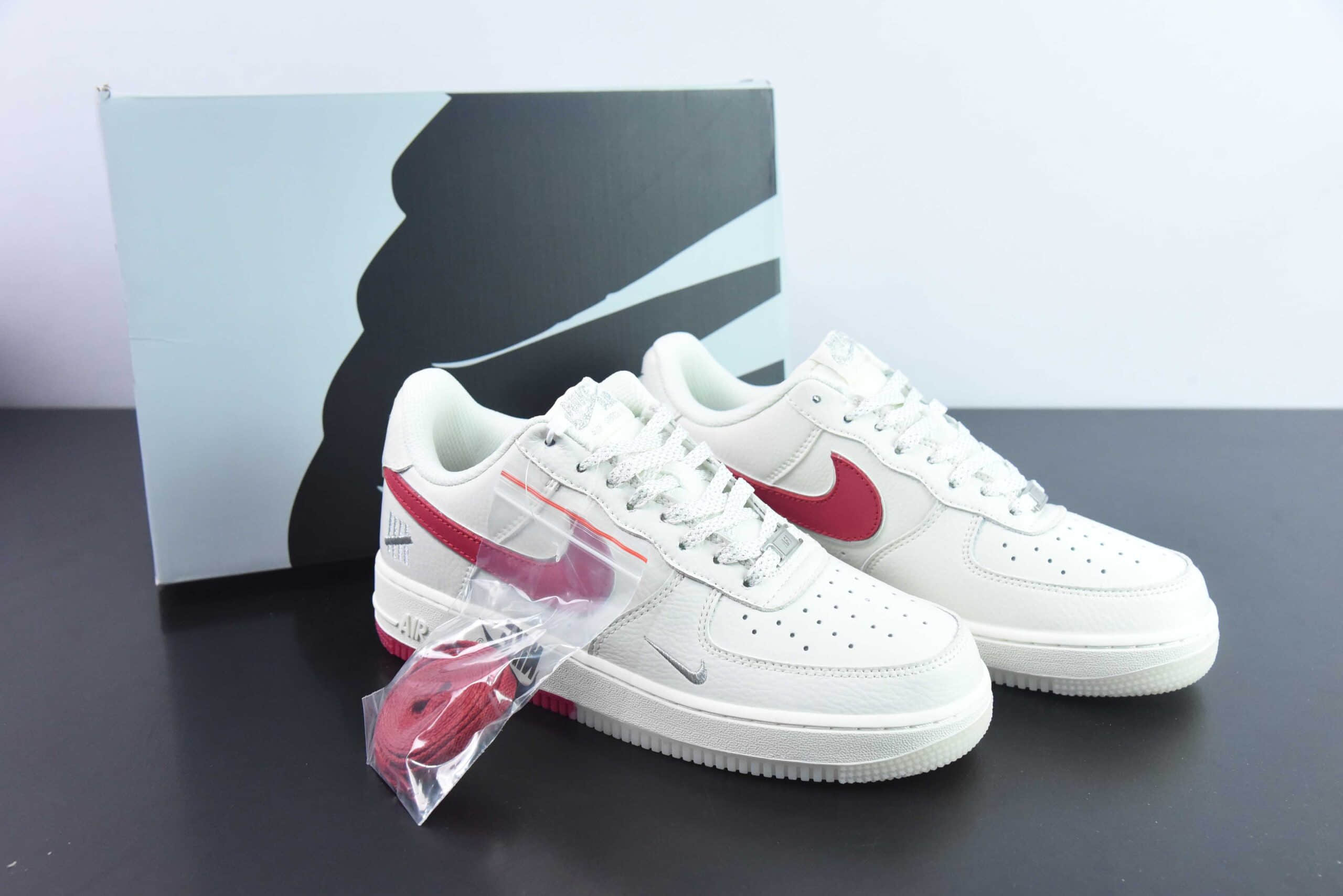 耐克Nike Air Force 107 UN联名白红刺绣小勾空军一号低帮休闲板鞋纯原版本 货号：BS9055-732 