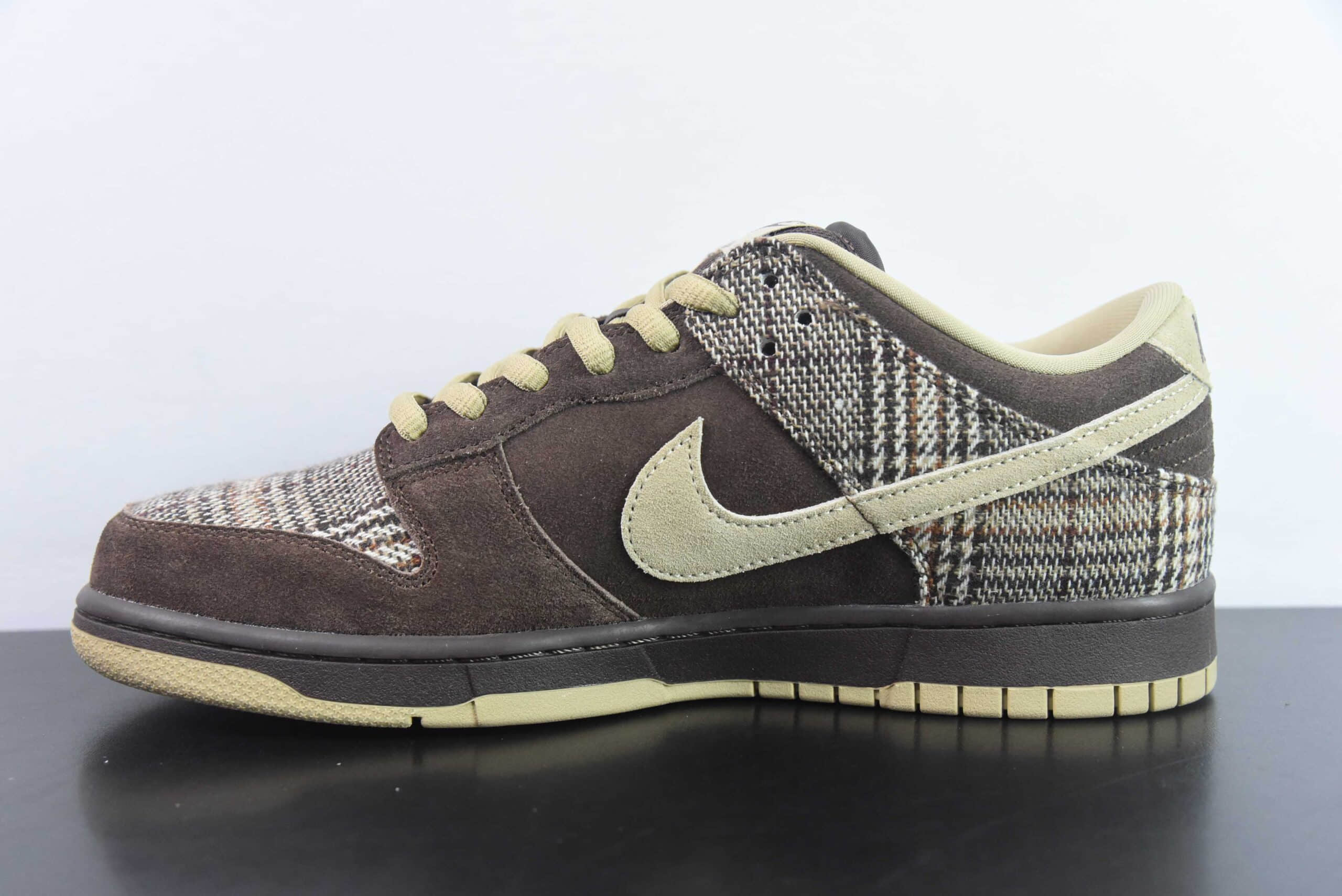 耐克Nike Dunk SB Low Tweed苏格兰格子棕色SB扣篮系列低帮休闲滑板鞋纯原版本 货号：304292-223