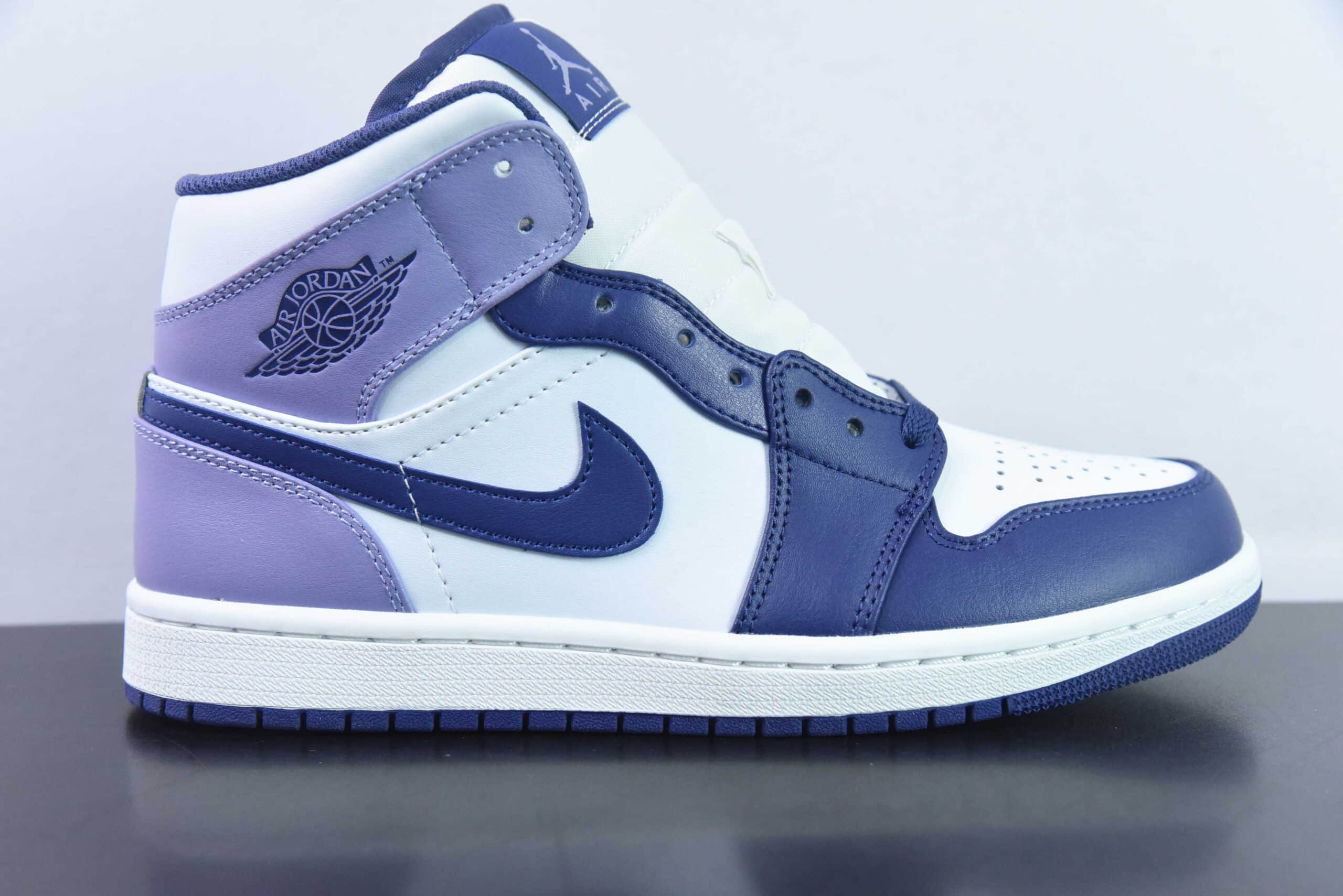 乔丹Air Jordan 1 Mid AJ1mid 白紫男子中帮运动篮球鞋纯原版本 货号：DQ8426-515