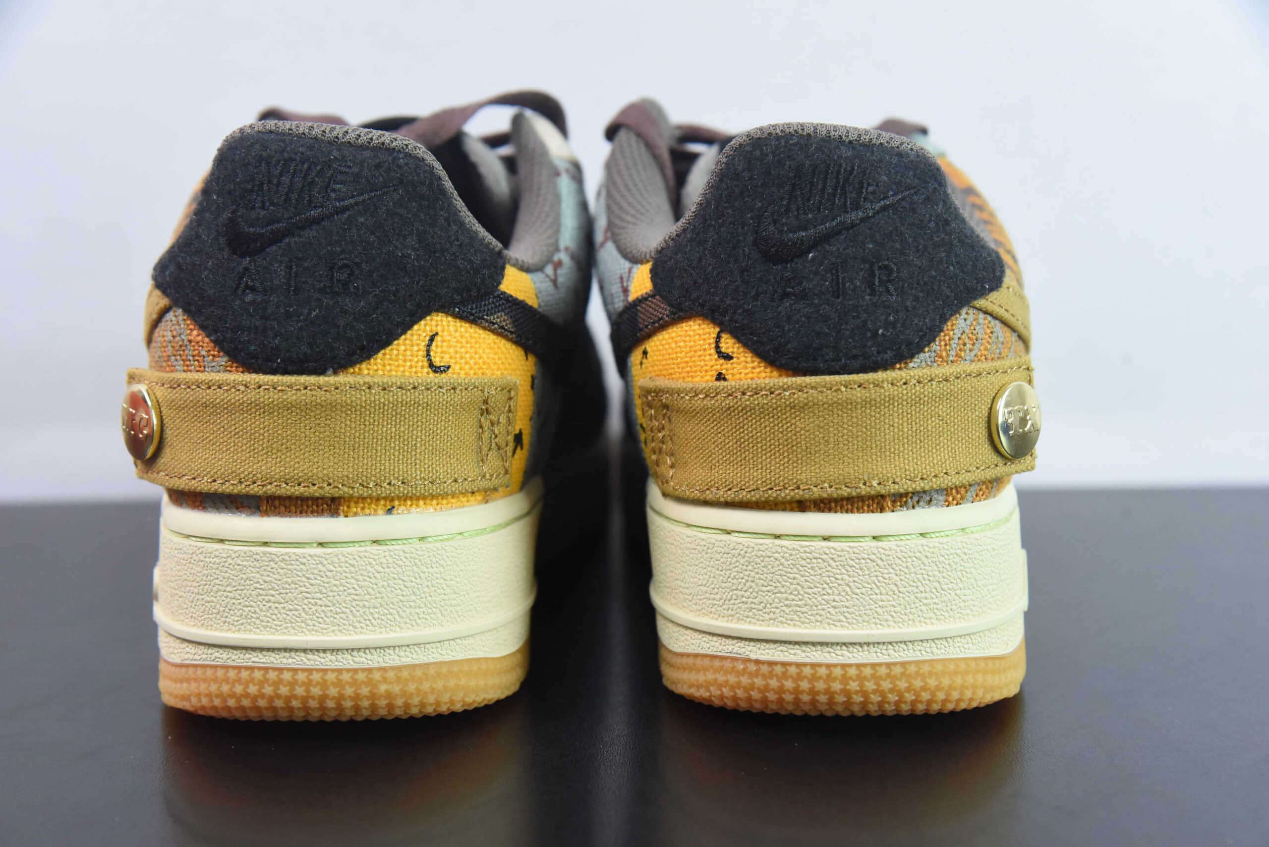 耐克Nike Travis Scott x Nk Air Force 1 LowTS联名款拉链鬼脸拼接空军一号低帮休闲板鞋纯原版本 货号：CN2405-900 