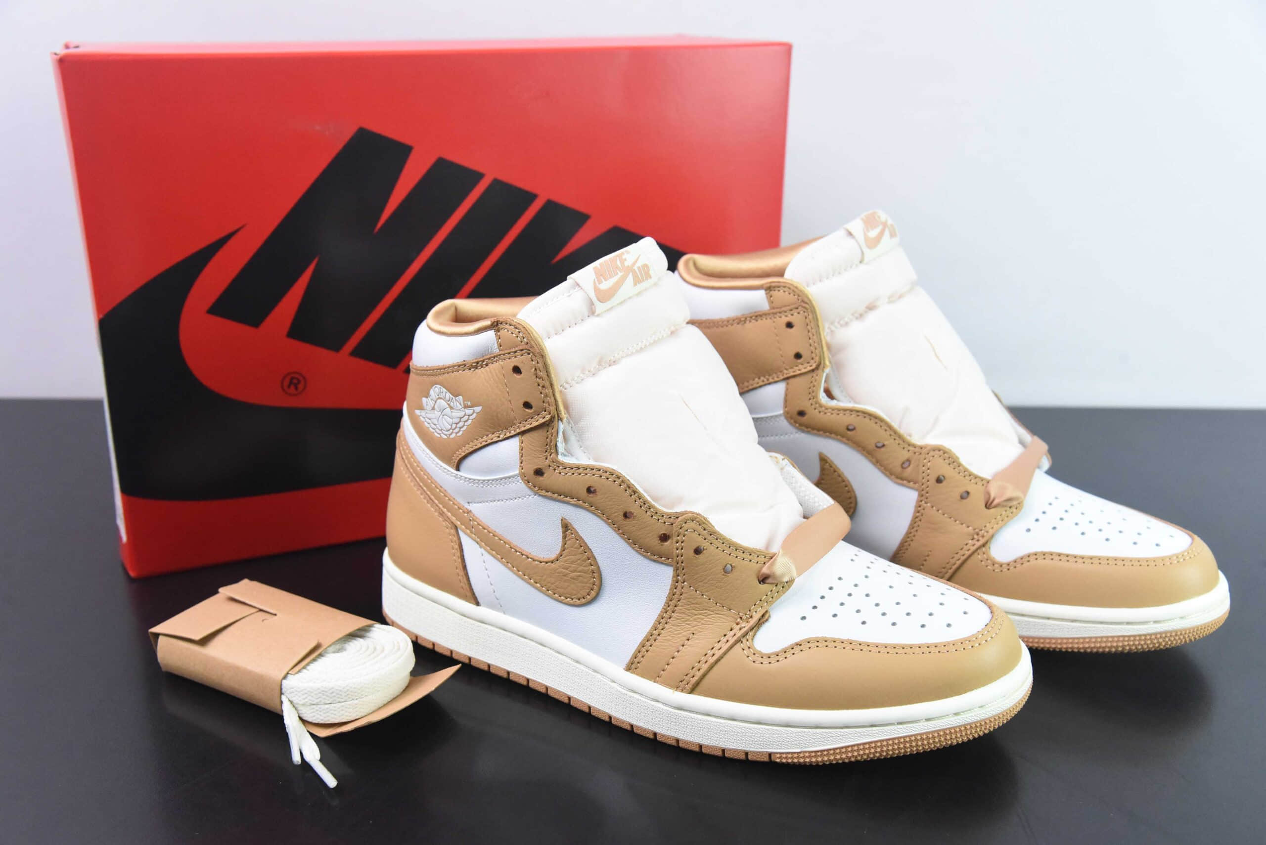 乔丹Air Jordan 1 High OG WMNS PralineAJ1白棕卡其男子文化篮球鞋纯原版本 货号：FN6622-201 