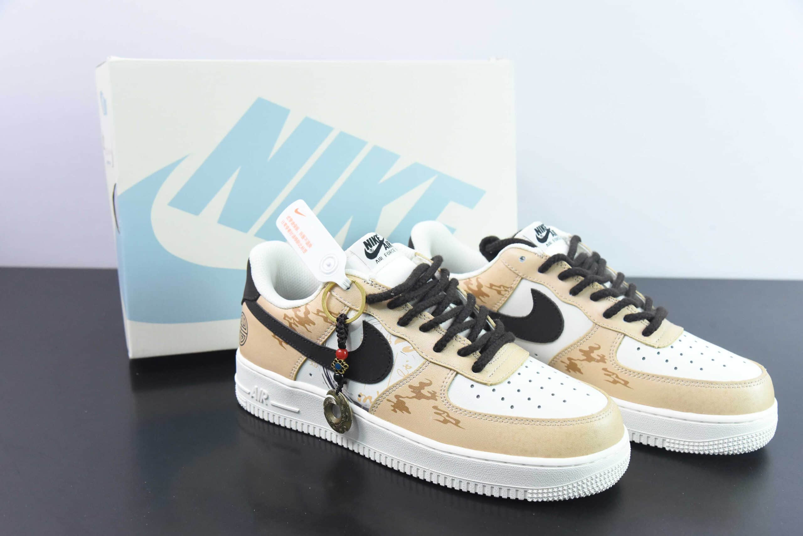 耐克Nike Air Force 1 Low 古代国风 “时来运转”涂鸦卡其黄空军一号低帮运动休闲板鞋纯原版本 货号： CW2288-006