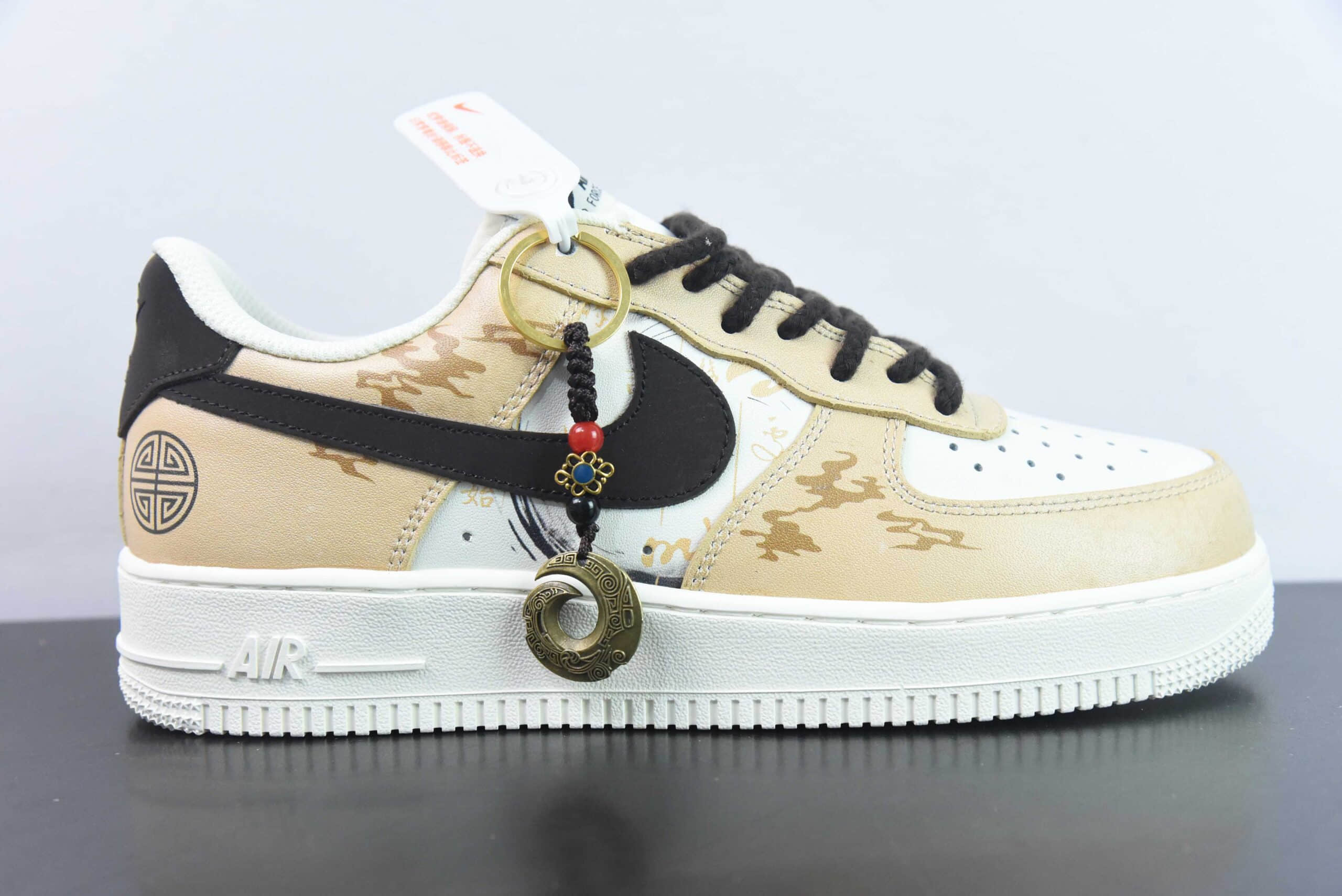 耐克Nike Air Force 1 Low 古代国风 “时来运转”涂鸦卡其黄空军一号低帮运动休闲板鞋纯原版本 货号： CW2288-006