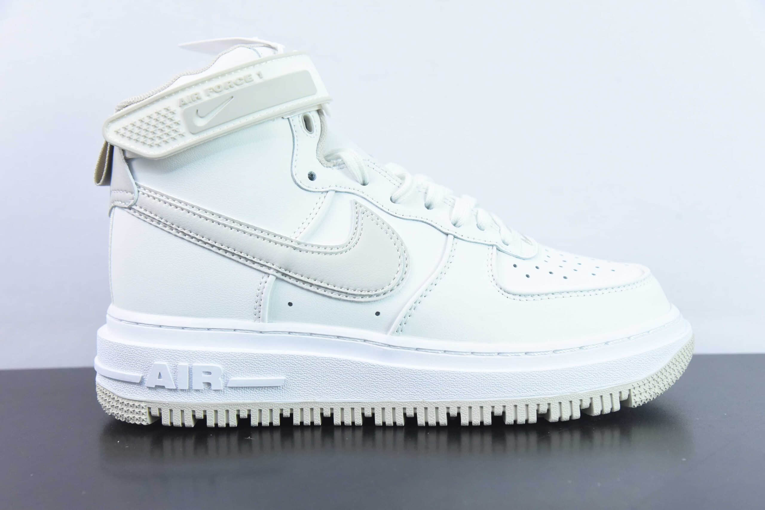 耐克Nike Air Force 1'07 Boot 白灰机能风空军一号高帮休闲板鞋纯原版本 货号：DA0418-100