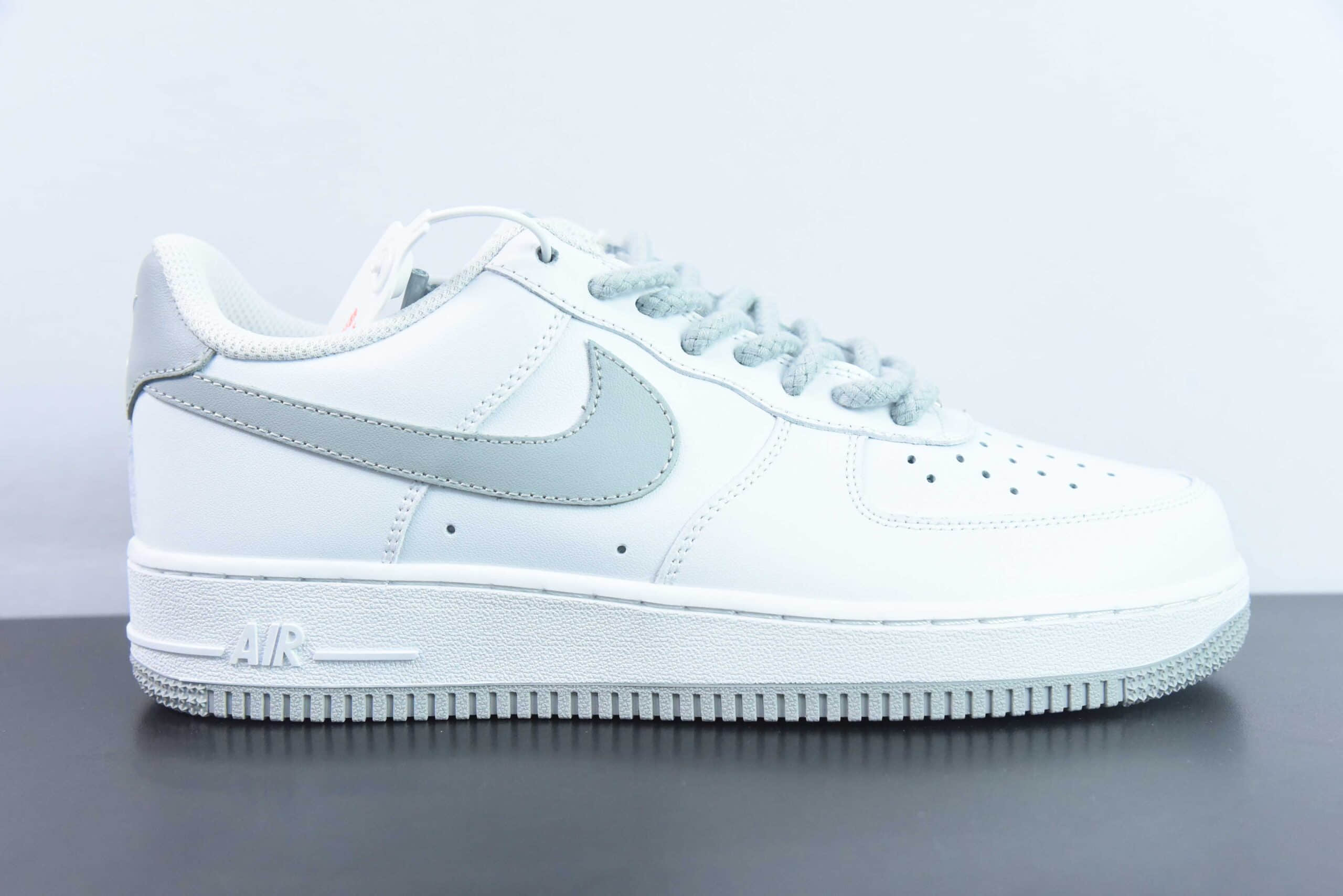 耐克Nike Air Force 1 Low 白灰麻绳鞋带空军一号低帮运动休闲板鞋纯原版本 货号：FJ4146-100 