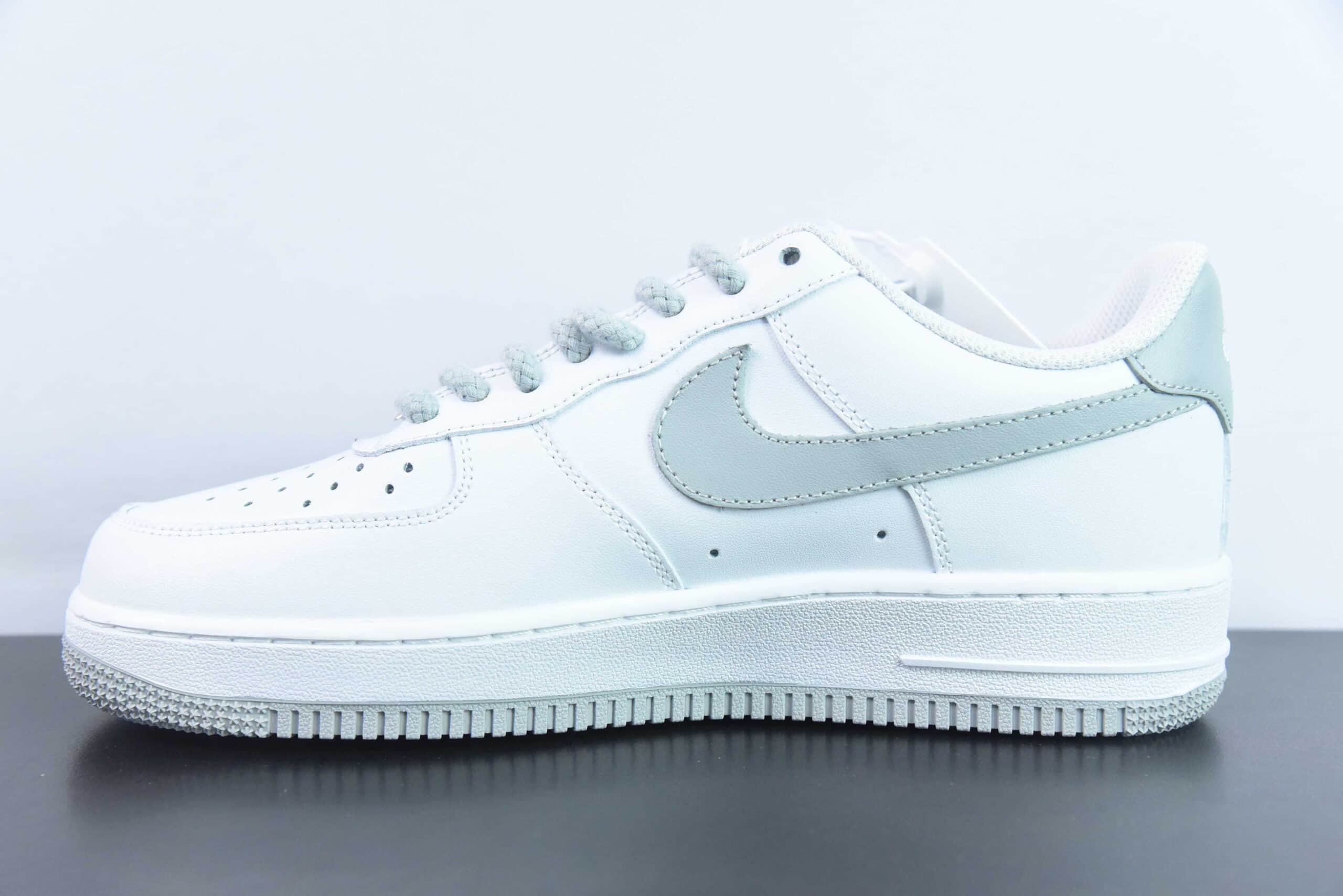 耐克Nike Air Force 1 Low 白灰麻绳鞋带空军一号低帮运动休闲板鞋纯原版本 货号：FJ4146-100 